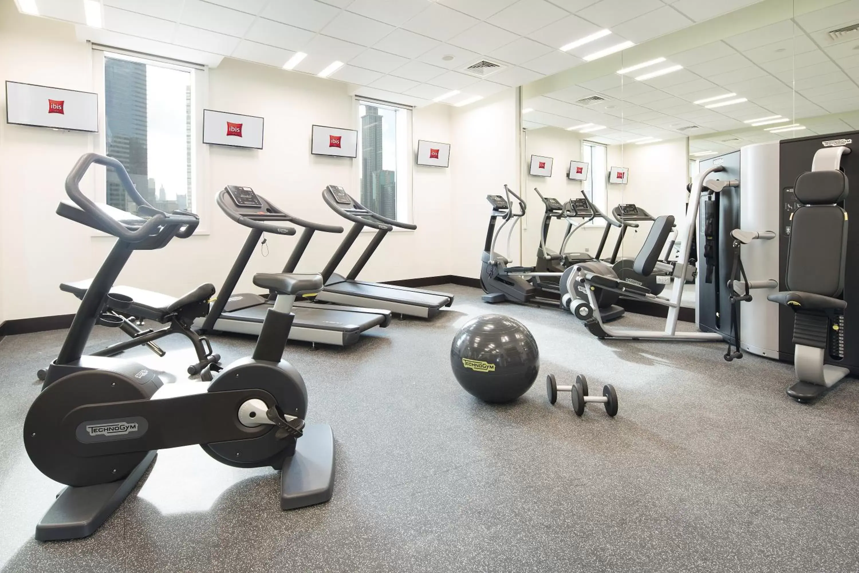 Fitness centre/facilities in ibis Dubai One Central Fitness centre/facilities in ibis Dubai One Central