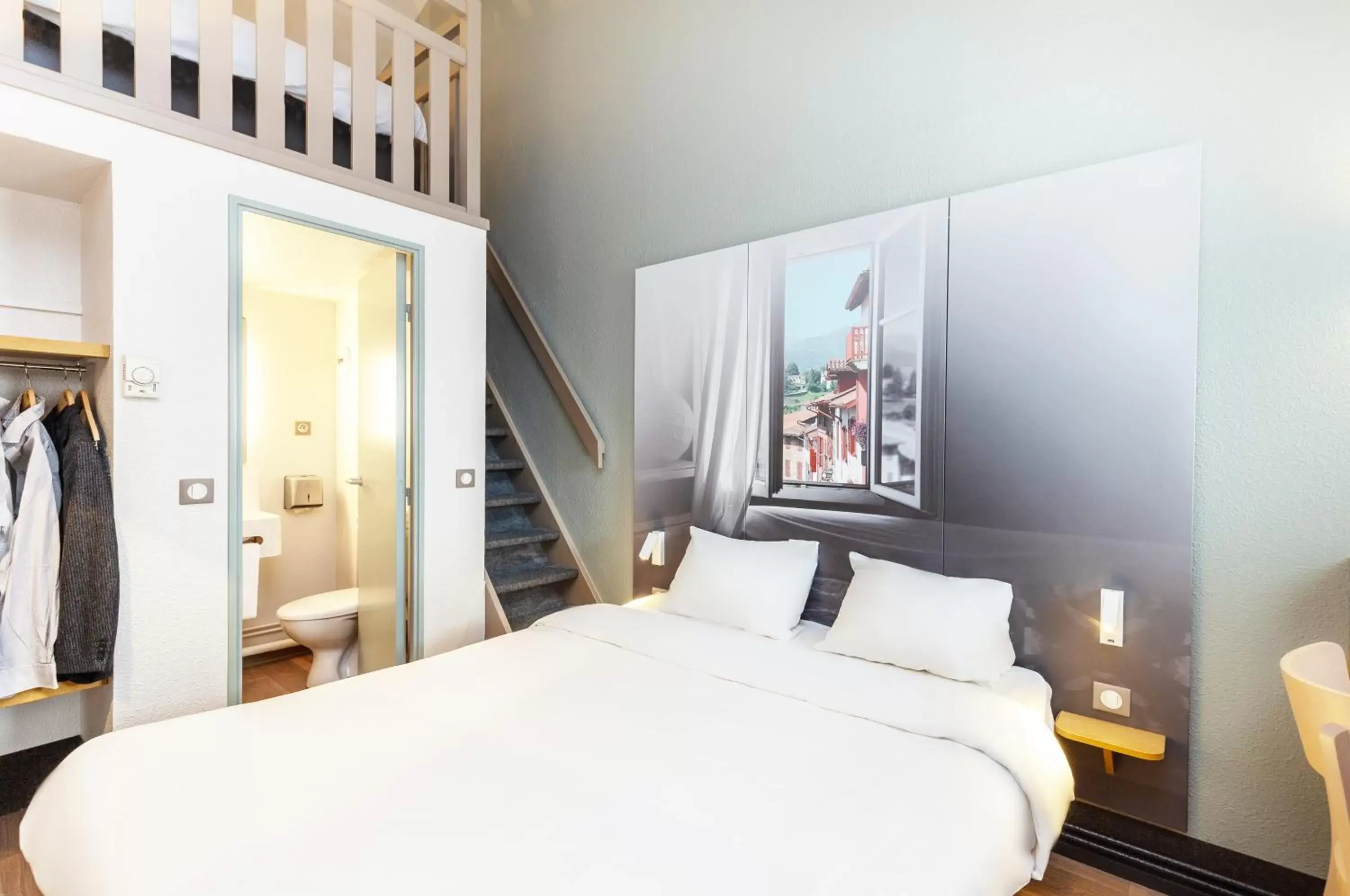 Bedroom, Bed in B&B HOTEL Bayonne