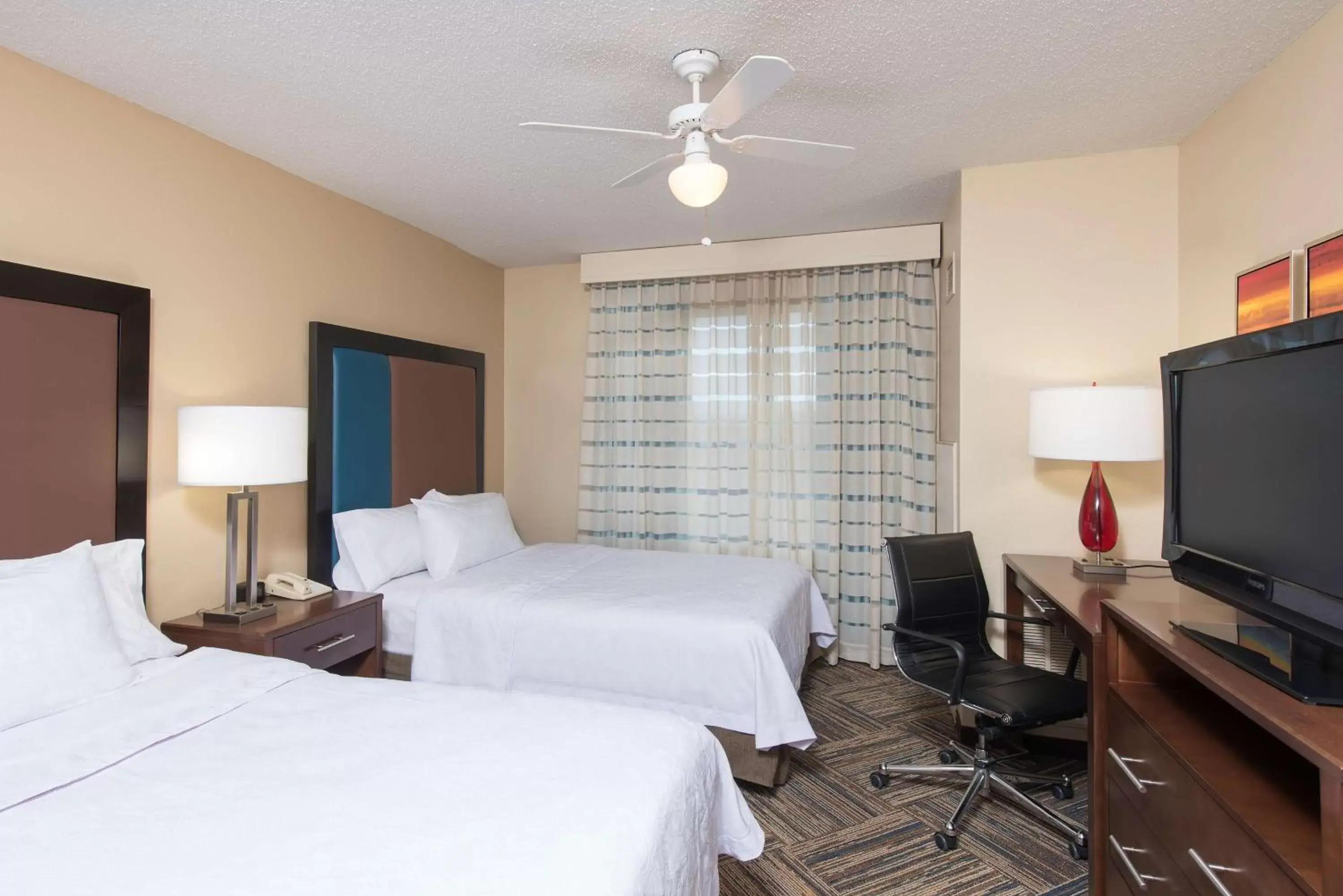 Bedroom, Bed in Homewood Suites Columbus - Airport