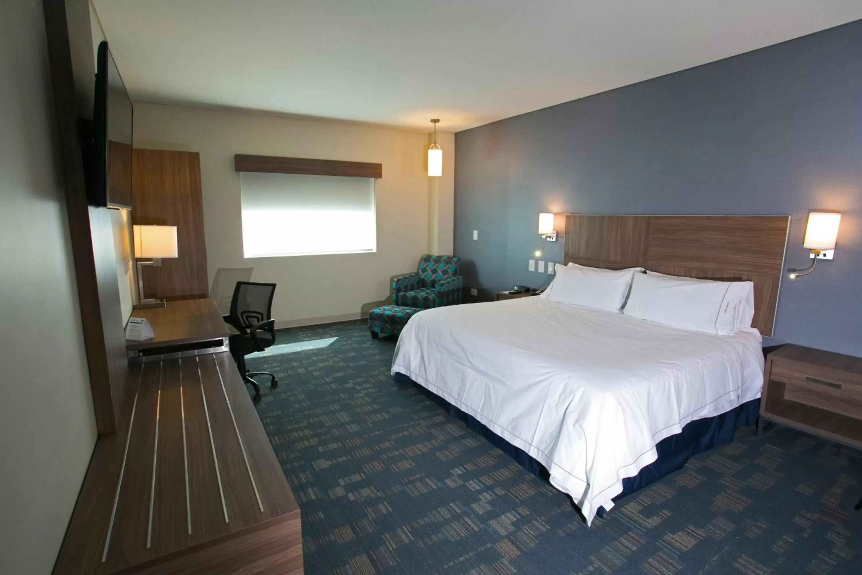 Photo of the whole room, Bed in Holiday Inn Express & Suites Mexicali, an IHG Hotel