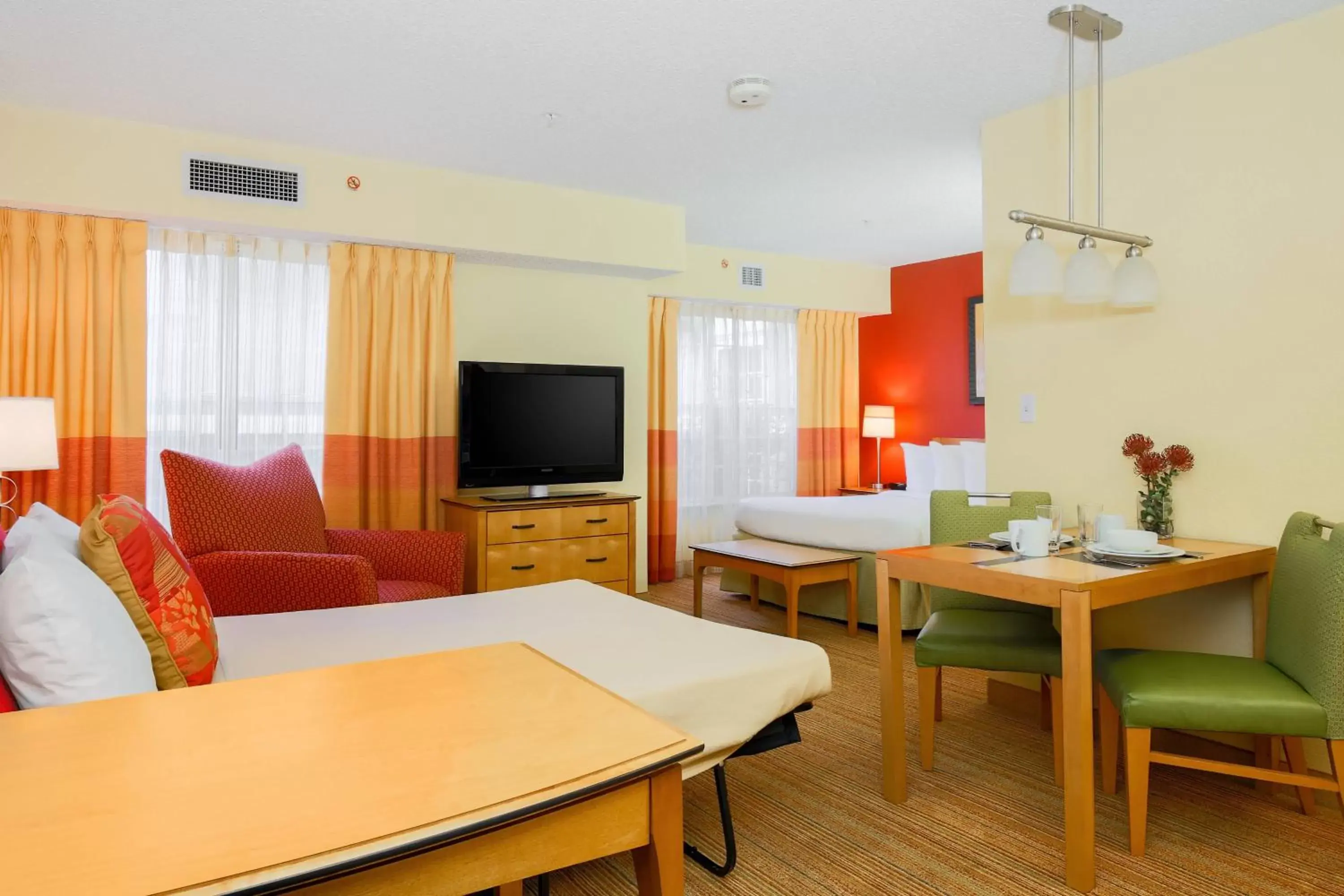 Photo of the whole room, TV/Entertainment Center in Residence Inn by Marriott Albuquerque North