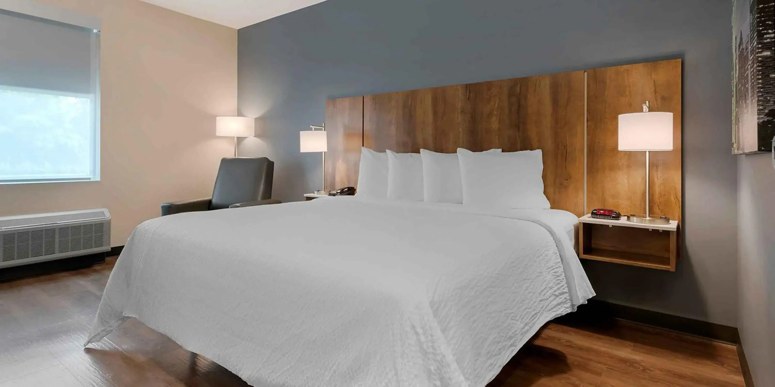 Bed in Extended Stay America Suites - Huntsville - Madison