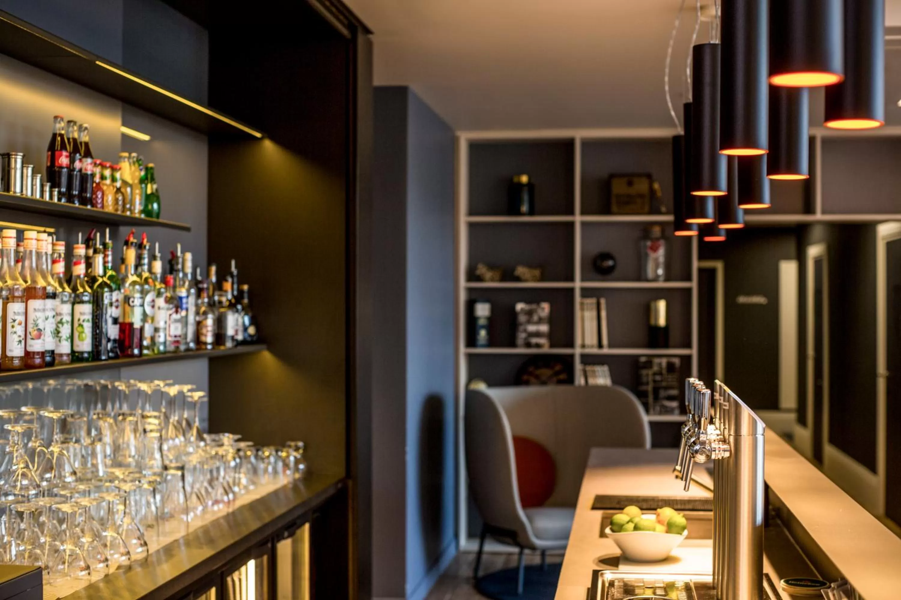 Lounge or bar in Mercure Beauvais Centre Cathédrale