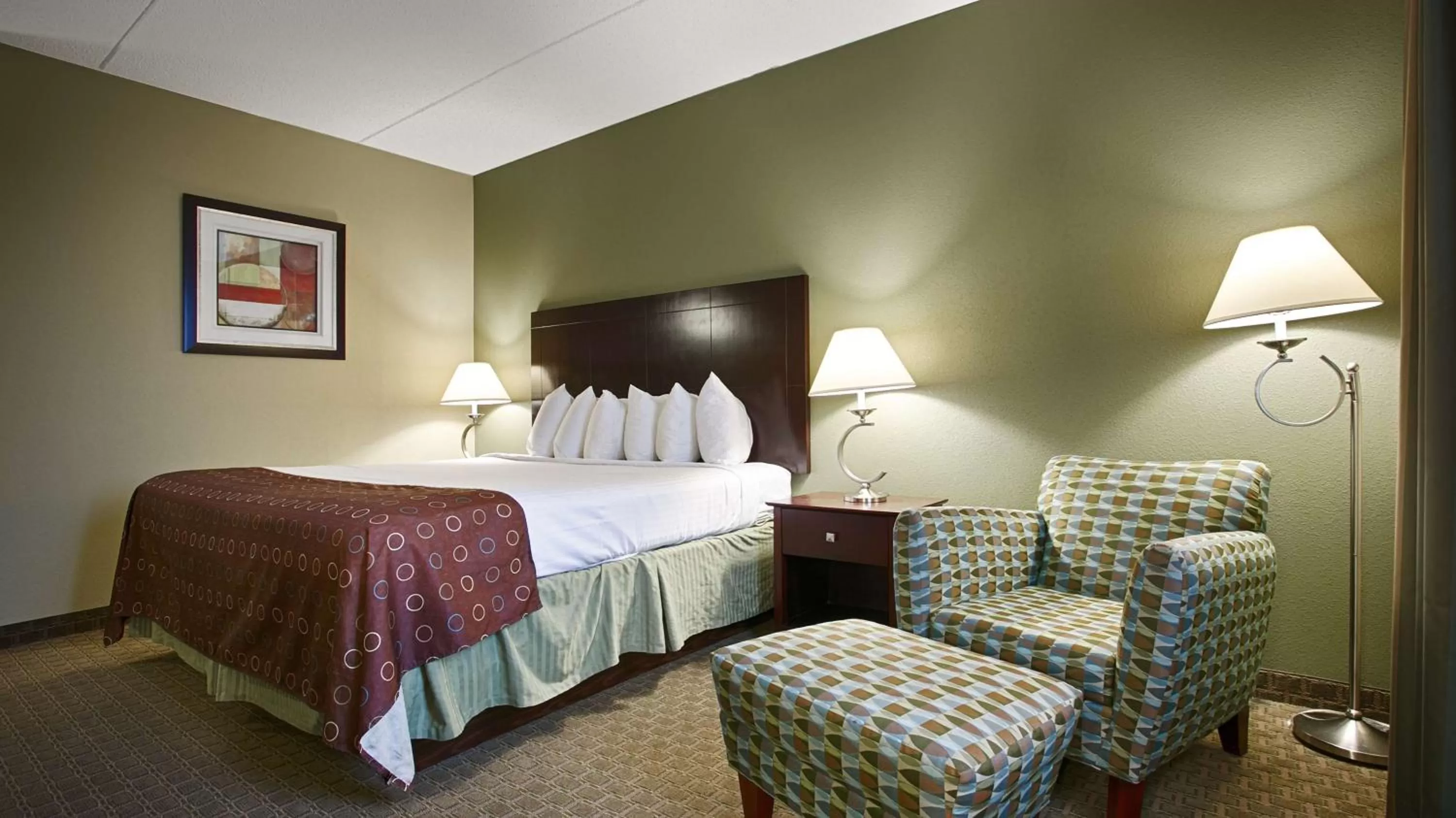 King Suite with Sofa Bed - Non-Smoking in Best Western Airport Inn & Suites Cleveland