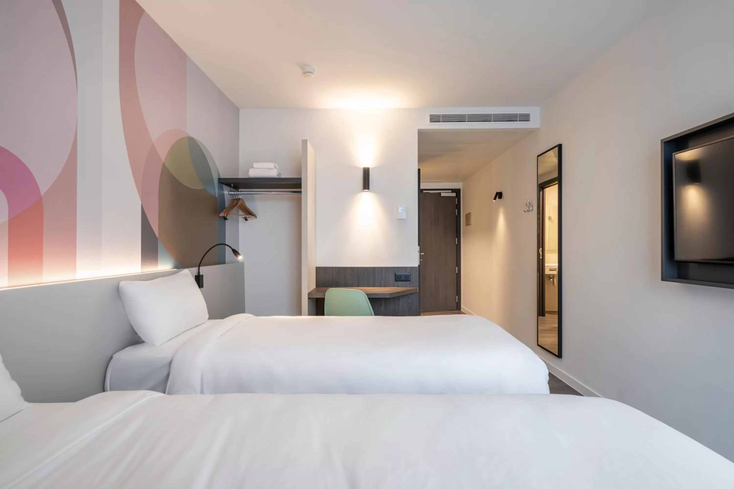 Bed in B&B HOTEL Gent Centrum