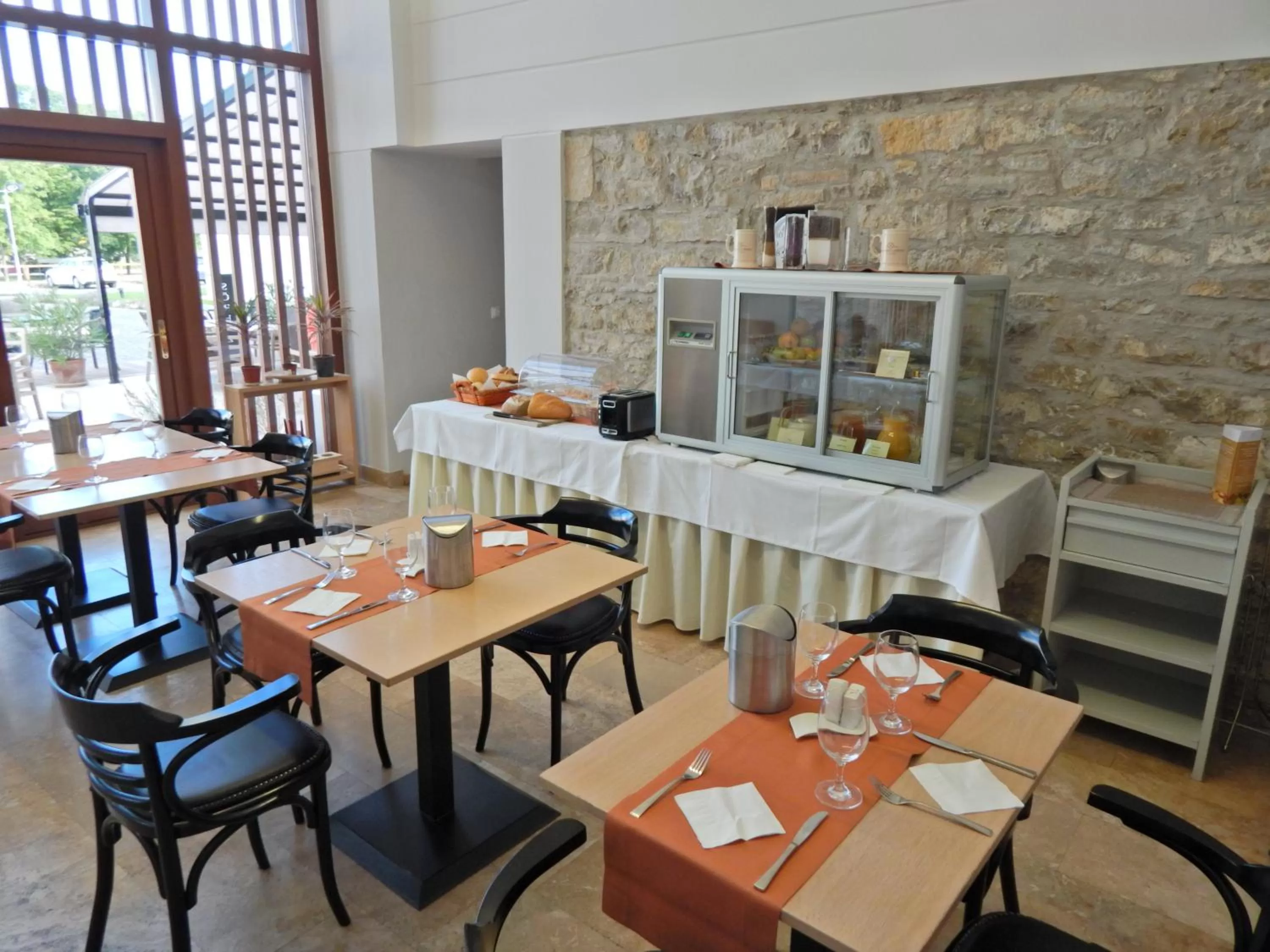 Restaurant/places to eat in Hotel Historia Malomkert