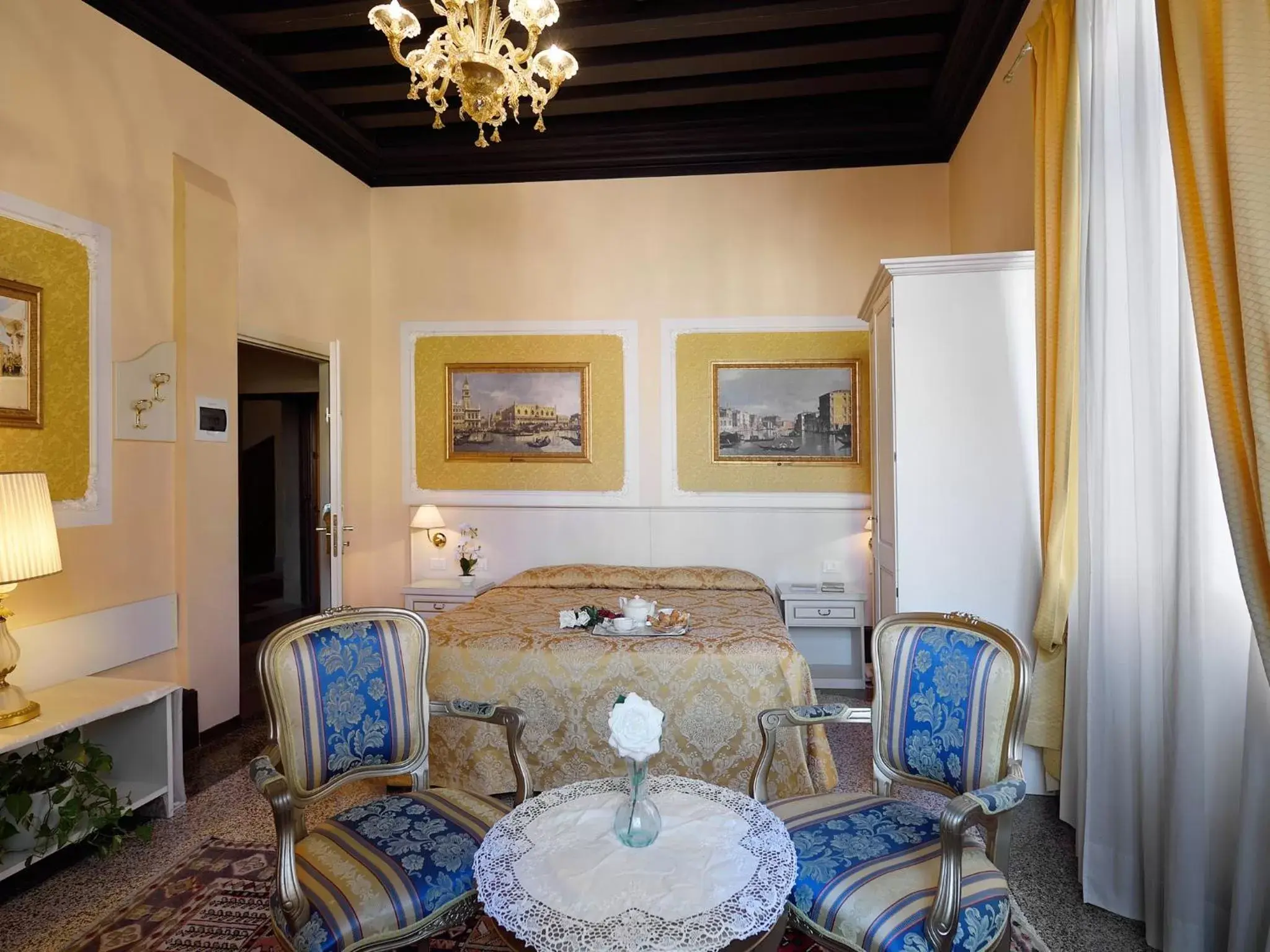 Bedroom, Seating Area in Hotel Corte dei Greci