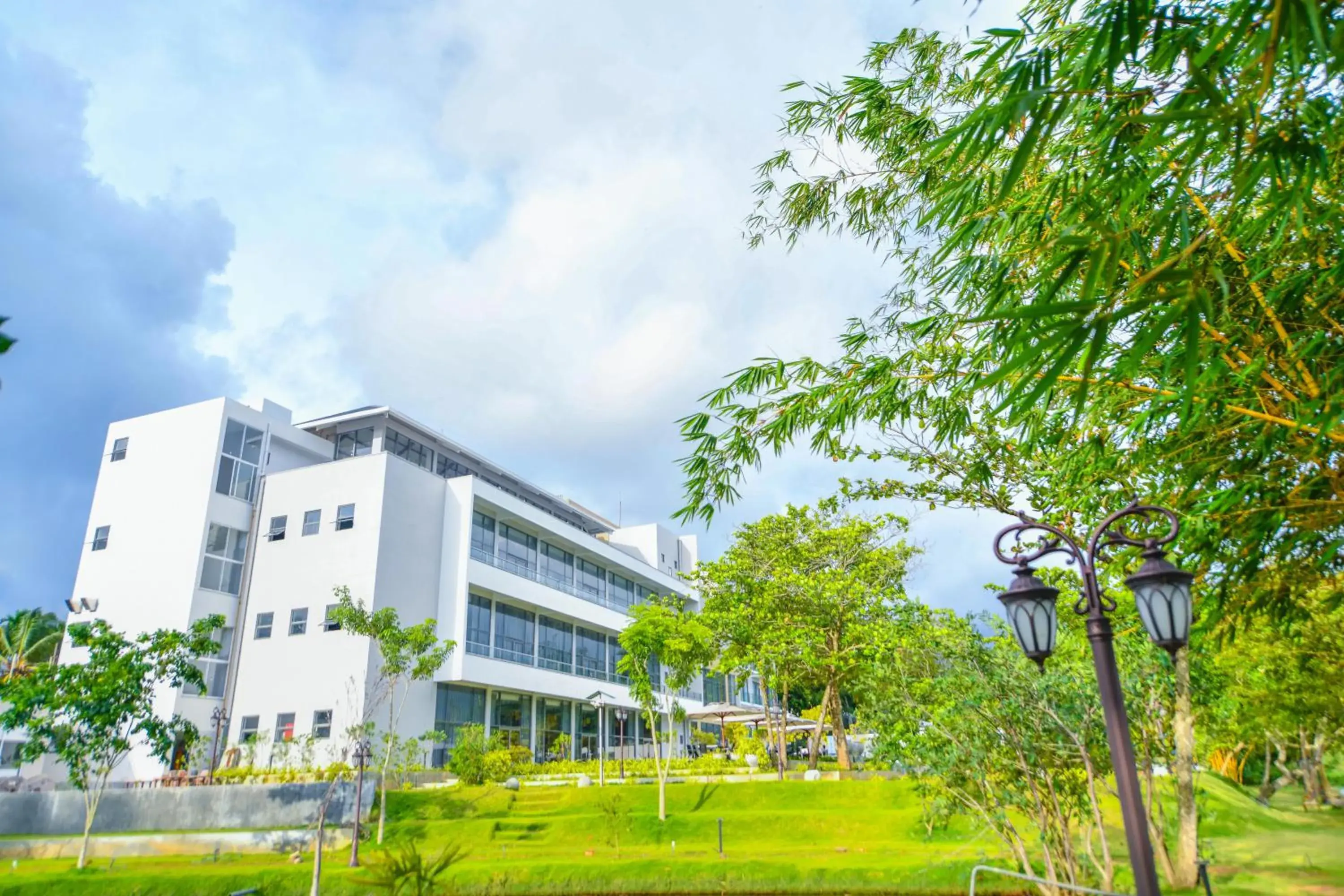 Property Building in Oaisis Riverside