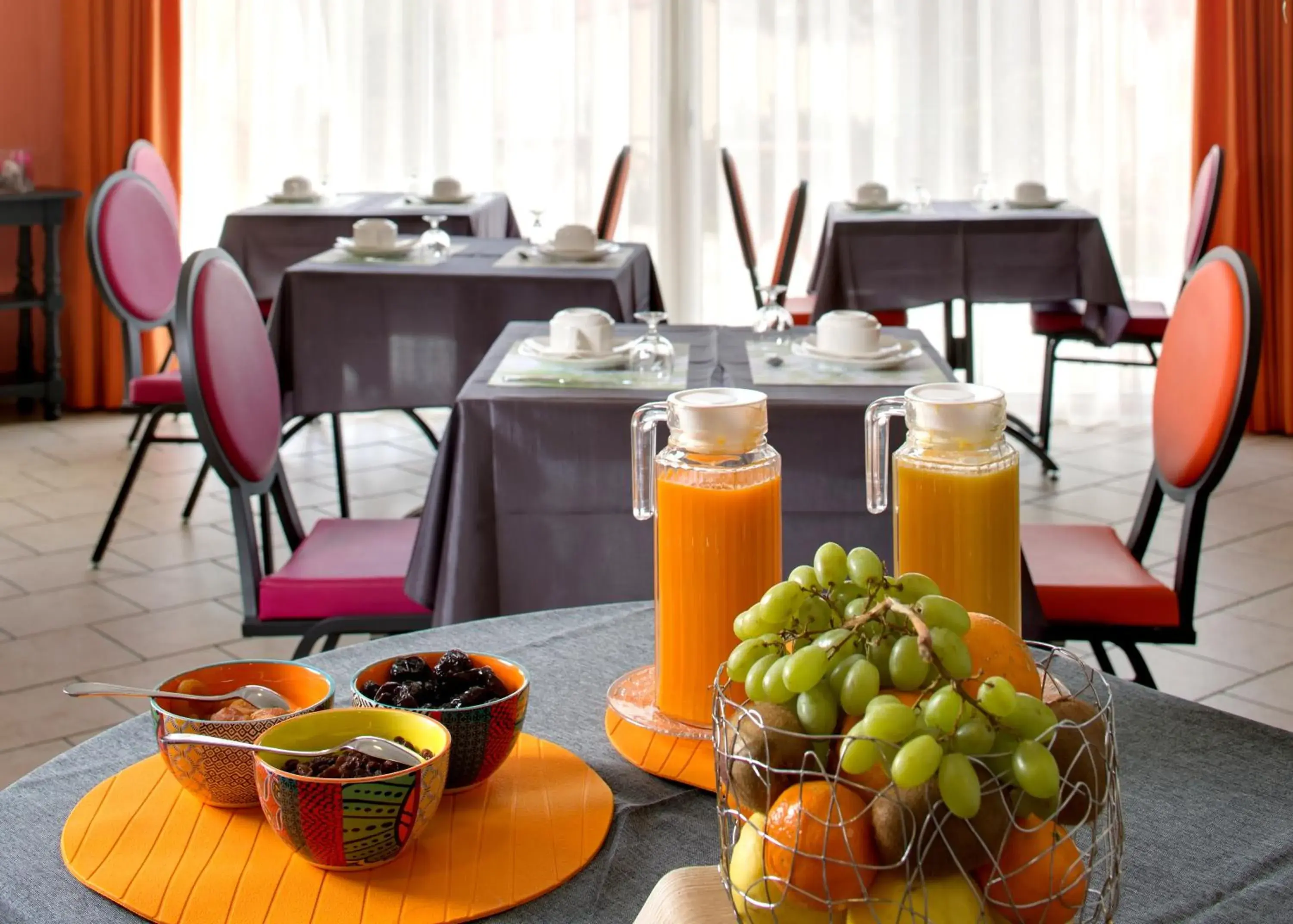 Buffet breakfast, Food in The Originals Boutique, Hotel Le Pariou, Issoire (Qualys-Hotel)