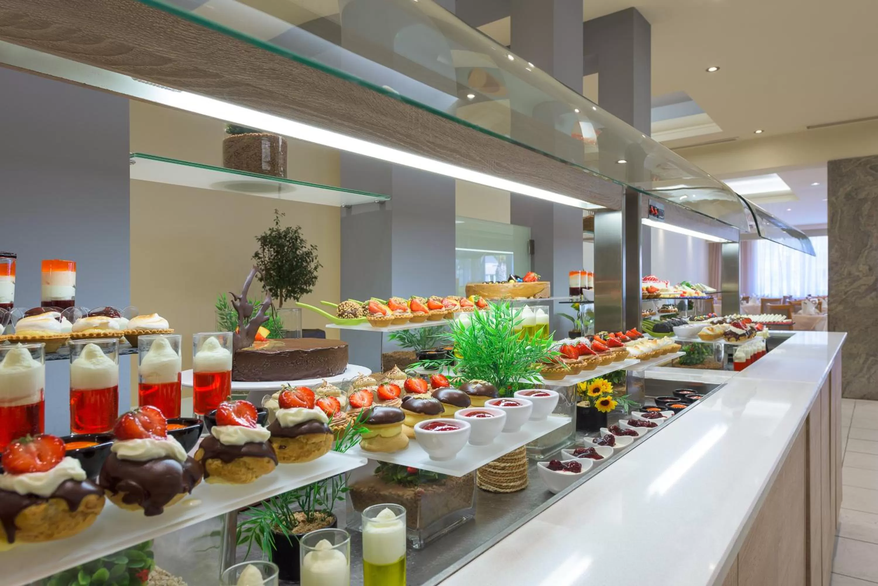 Restaurant/places to eat in Sun Beach Resort