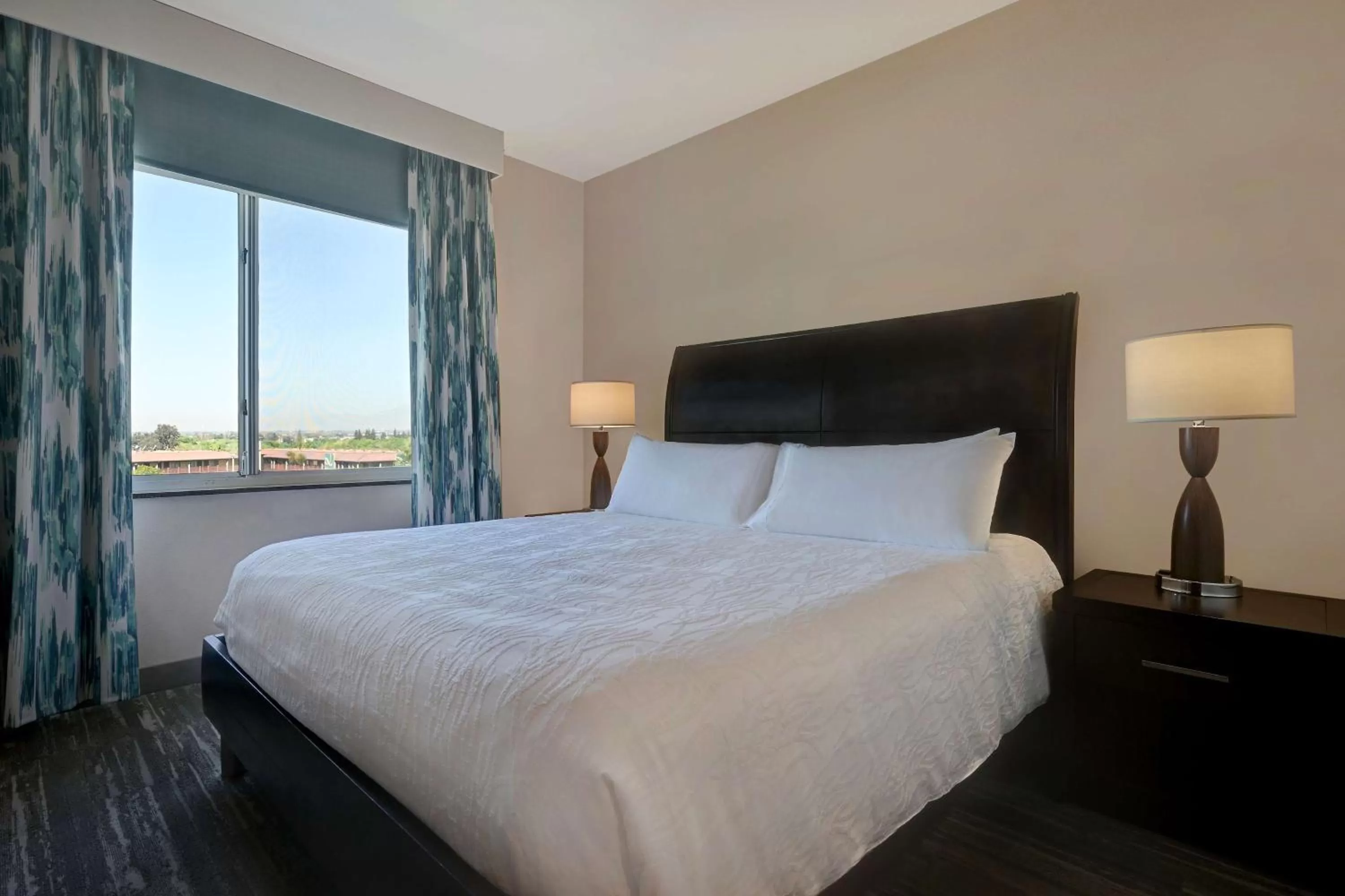 Bed in Hilton Garden Inn San Bernardino