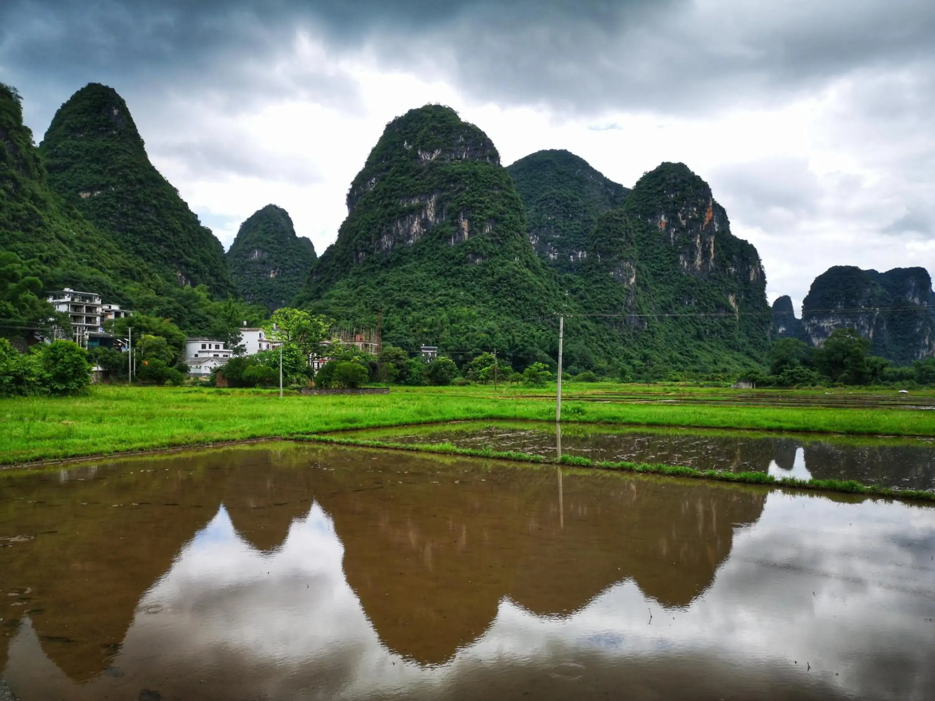 Hiking, Natural Landscape in Yangshuo Moondance Hotel