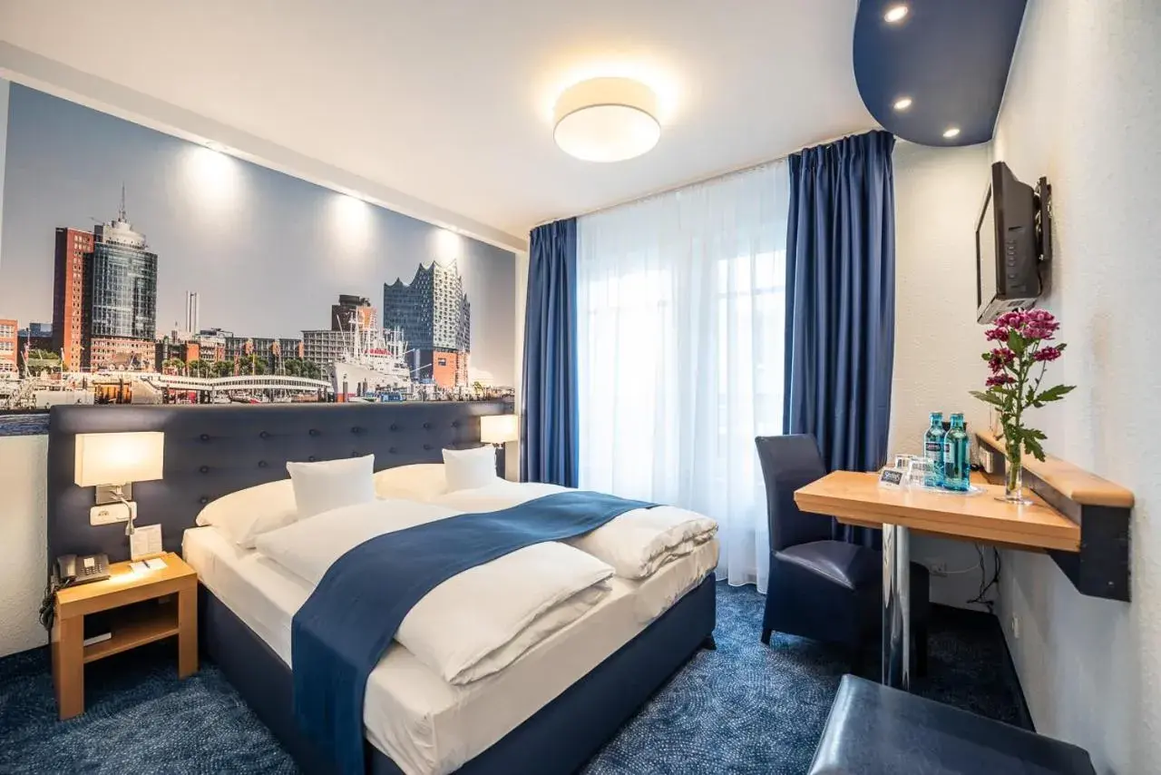 Bed in Hotel Hanseport Hamburg