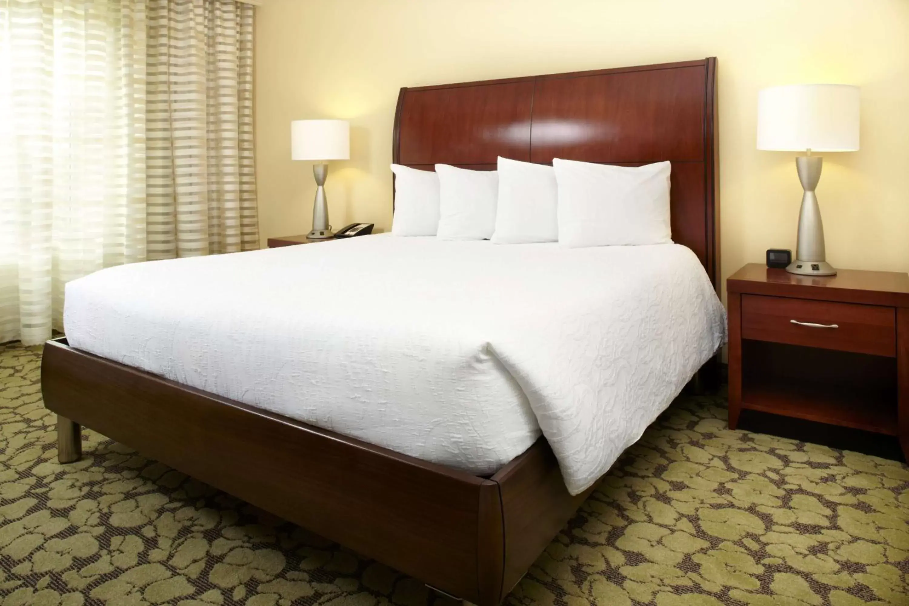 Bed in Hilton Garden Inn Dallas Arlington