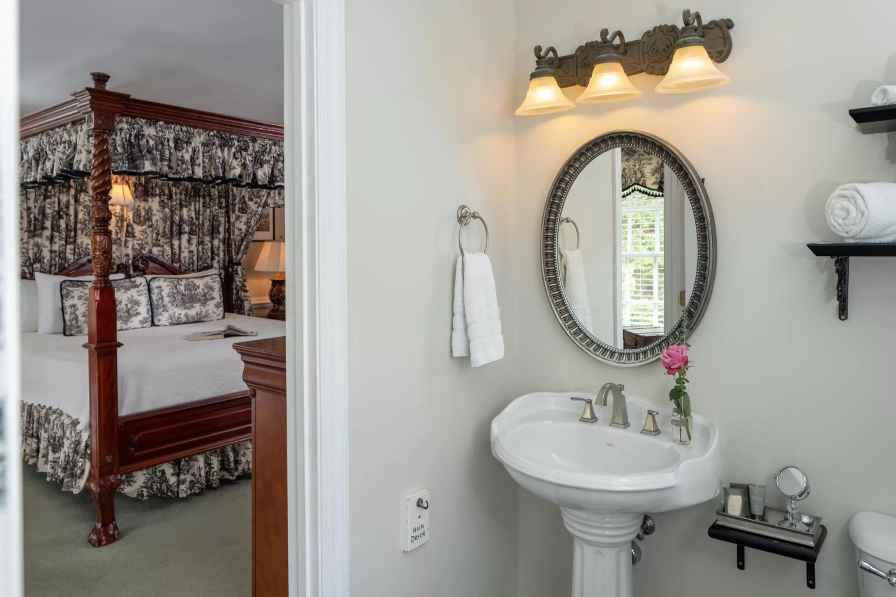 Bathroom, Bed in A Williamsburg White House Inn