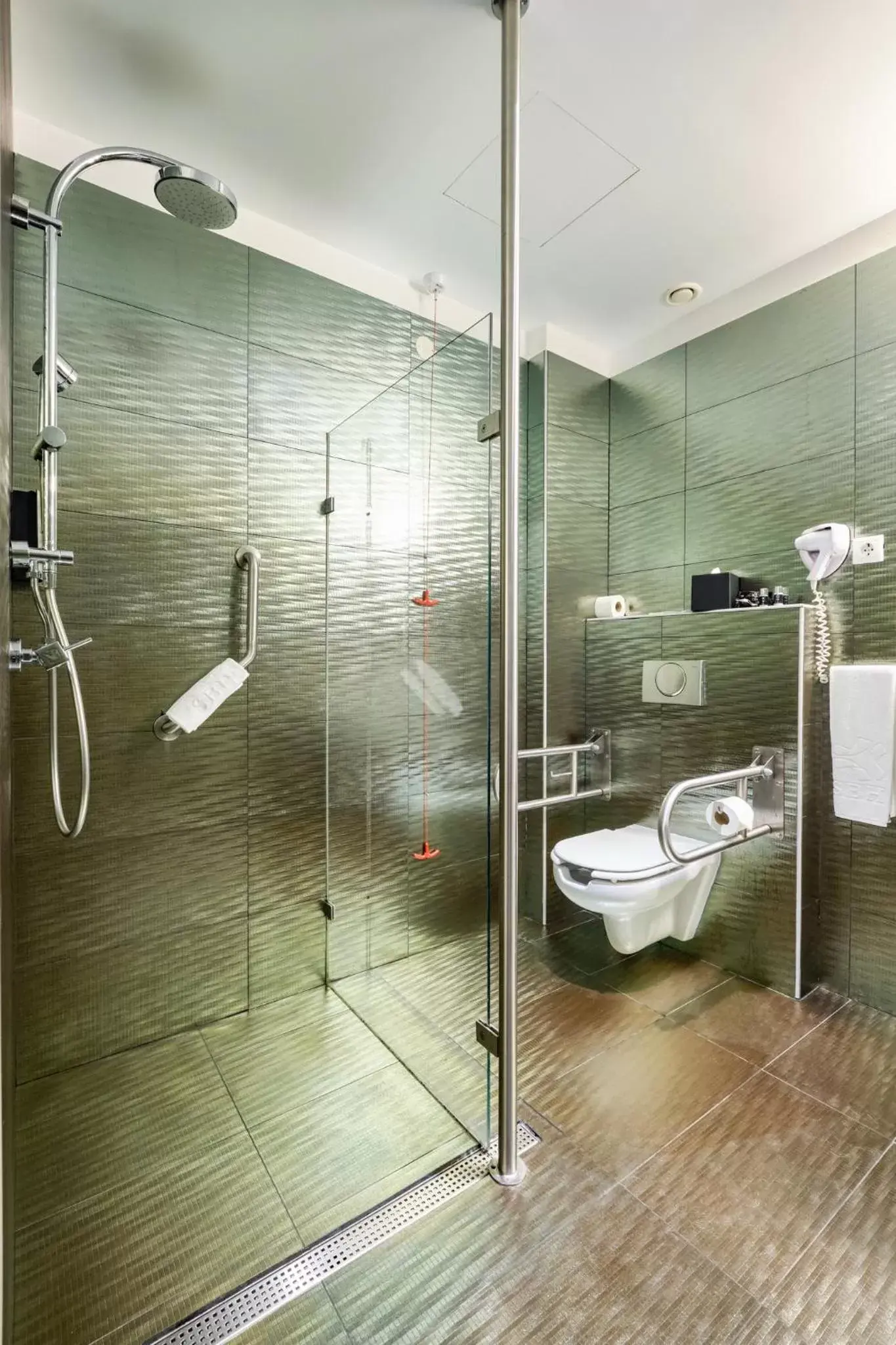 Shower, Bathroom in Sintra Bliss Hotel