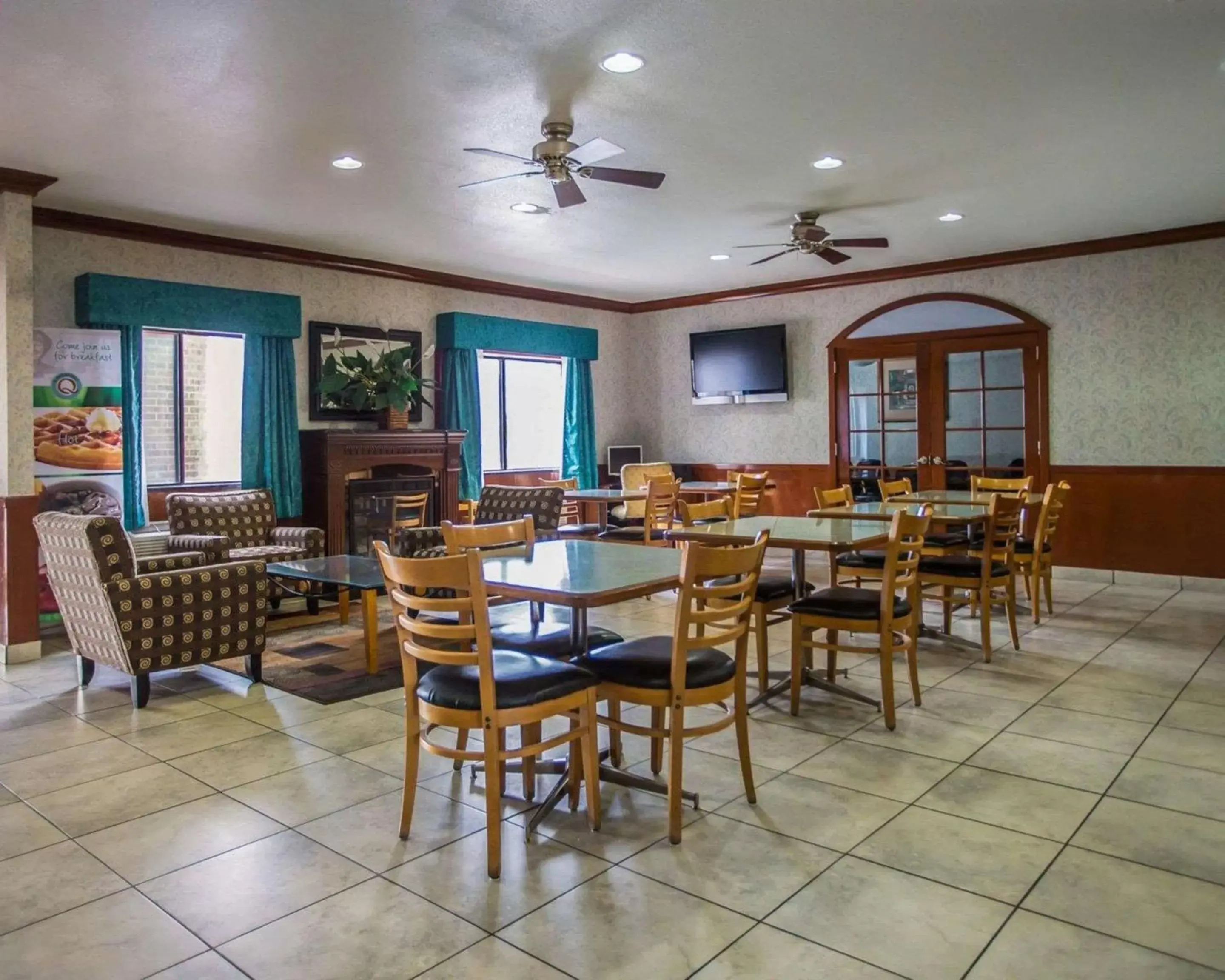 Restaurant/Places to Eat in Quality Inn Peru near Starved Rock State Park