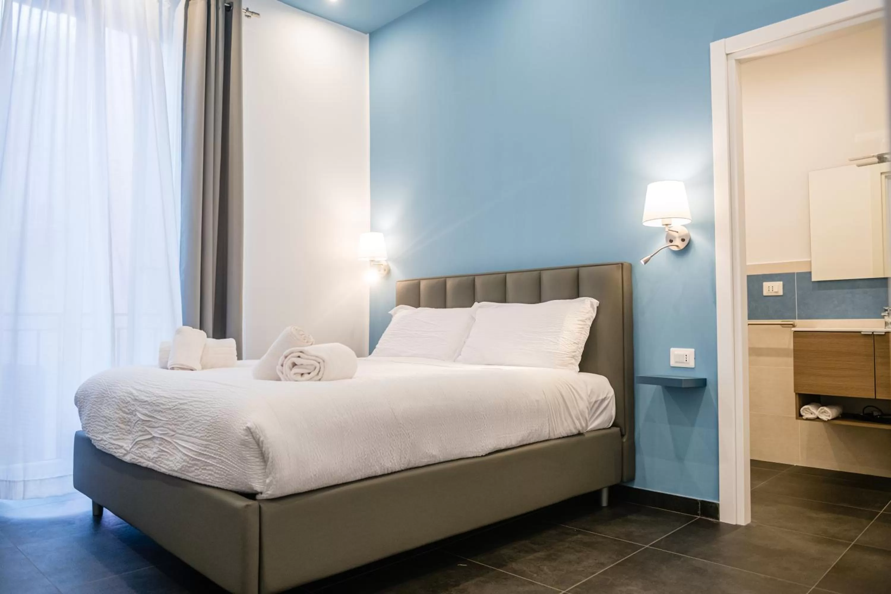 Bedroom, Bed in Le Porte di Partenope