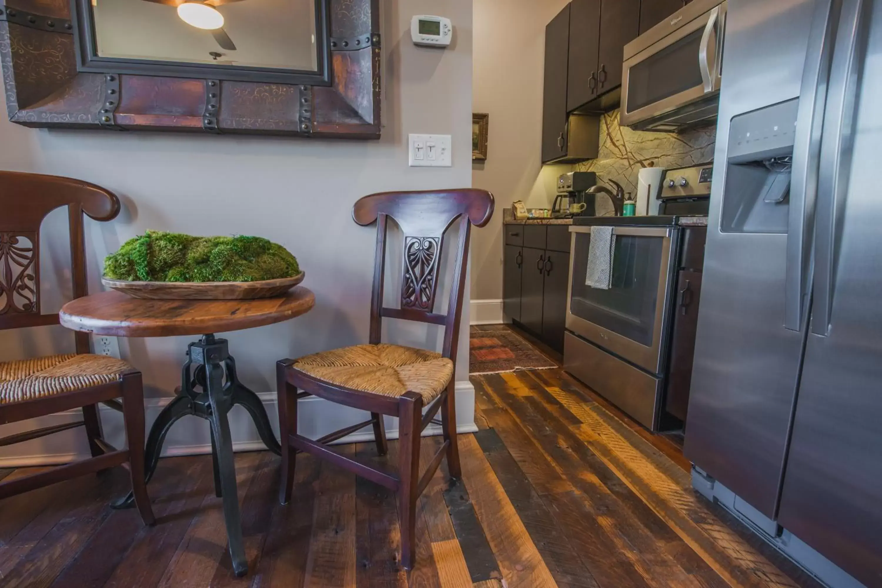 Dining Area in The Windsor - Asheville