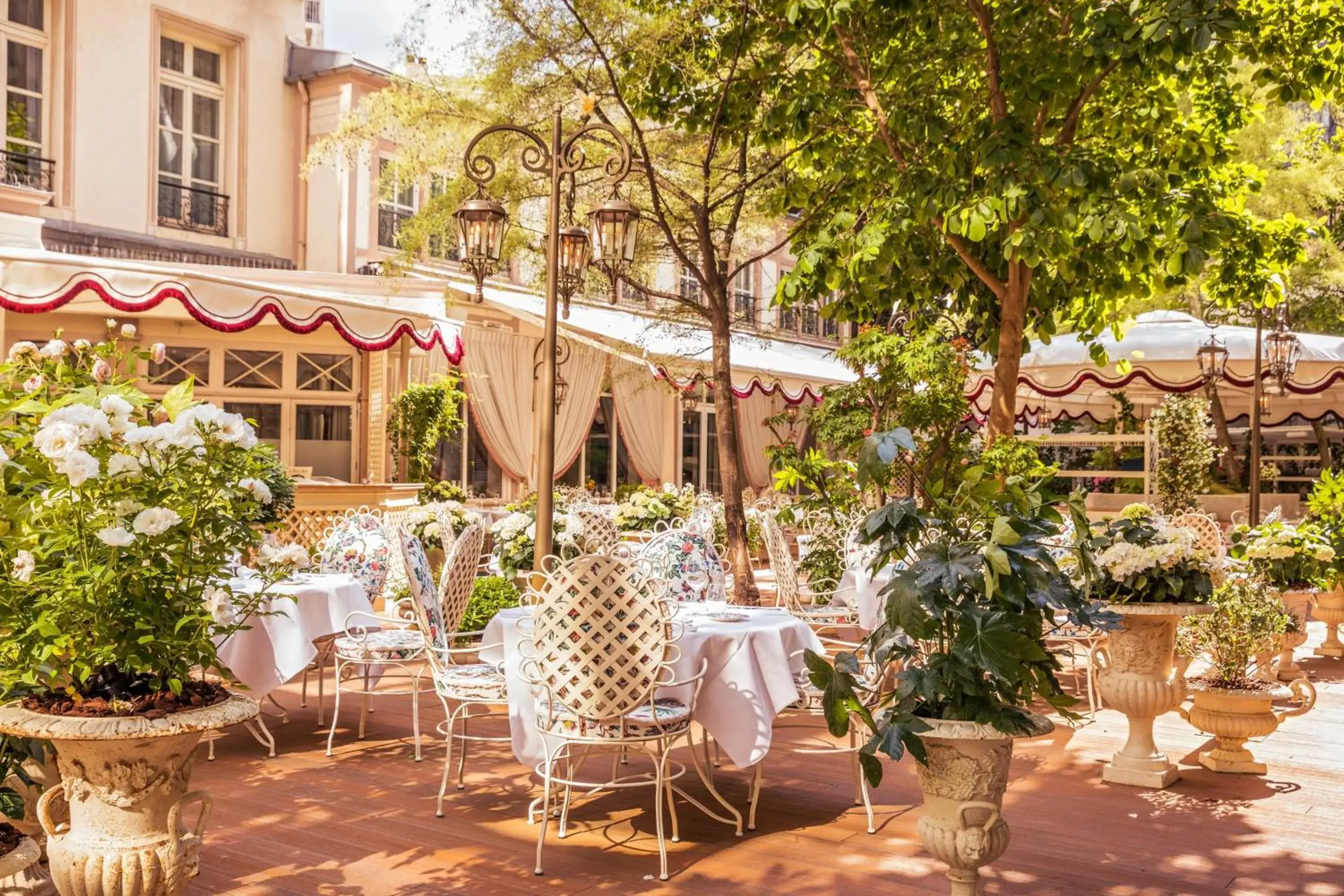 Restaurant/Places to Eat in Renaissance Paris Nobel Tour Eiffel Hotel
