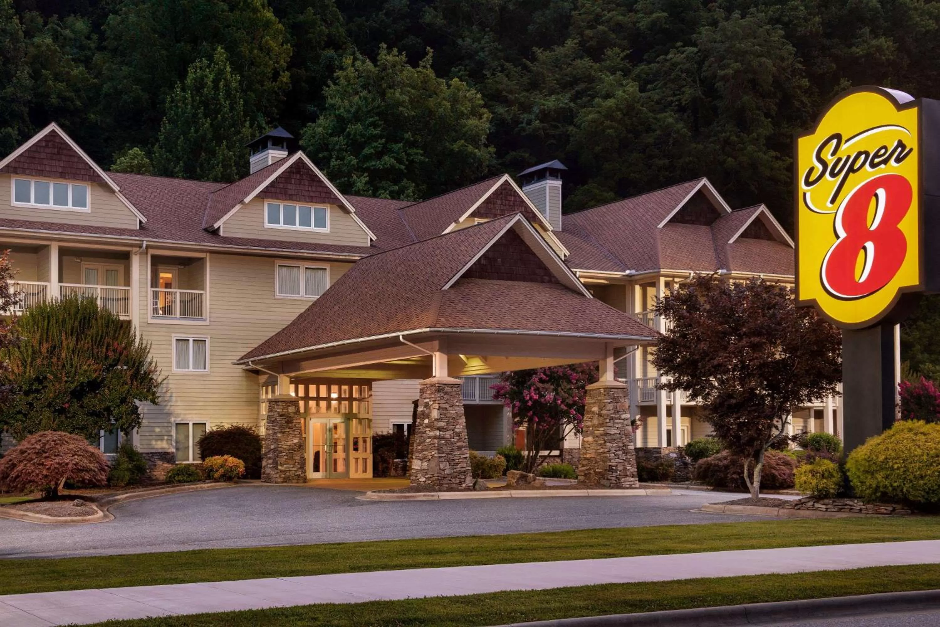 Property building in Super 8 by Wyndham Cherokee