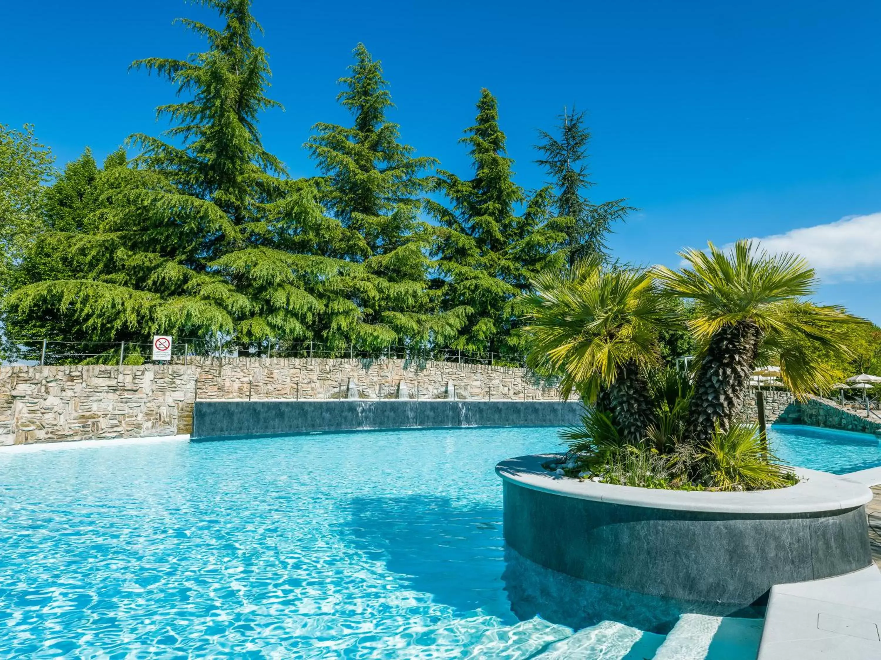 Swimming Pool in Parc Hotel