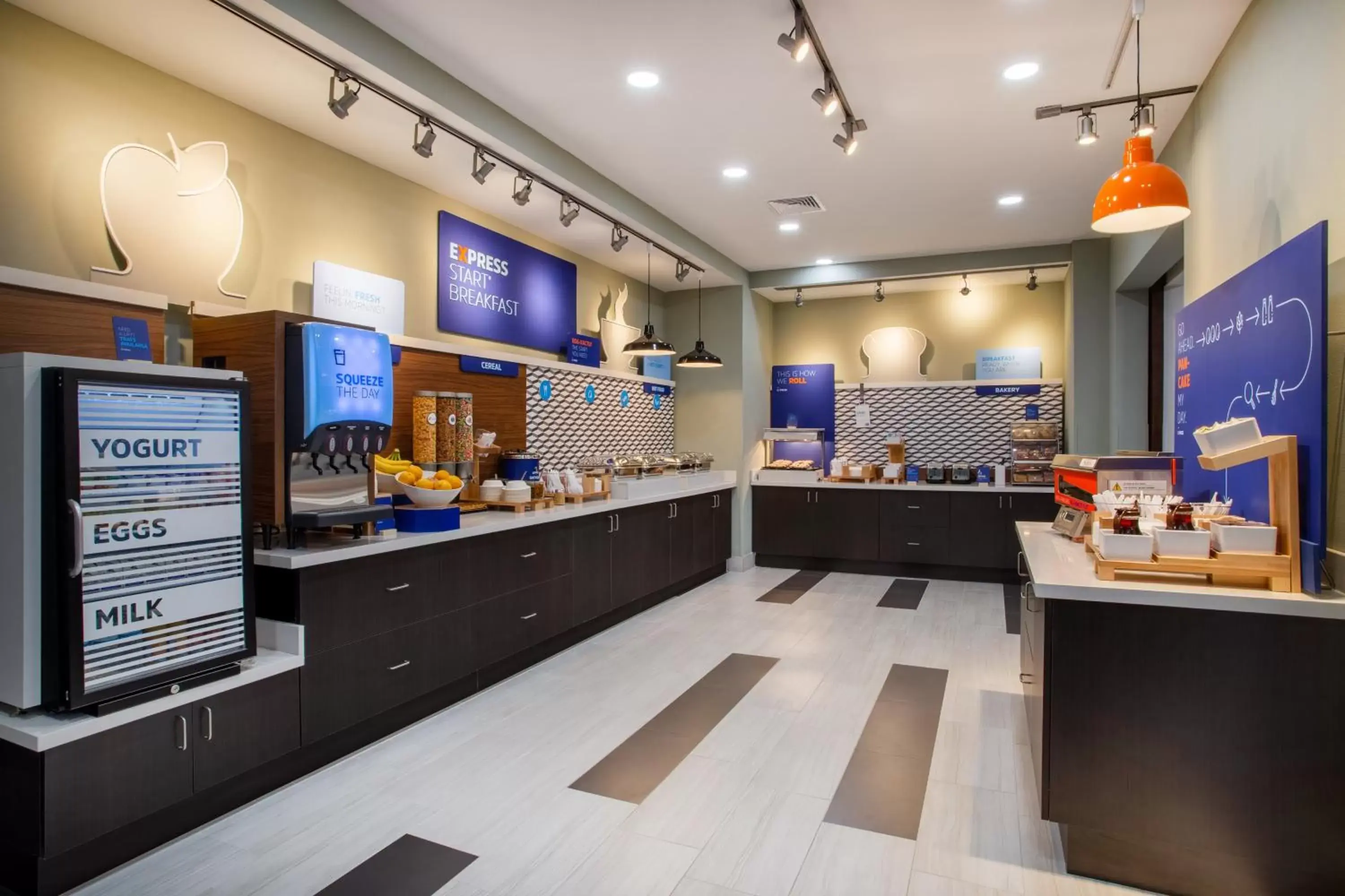 Breakfast in Holiday Inn Express & Suites - Deland South, an IHG Hotel