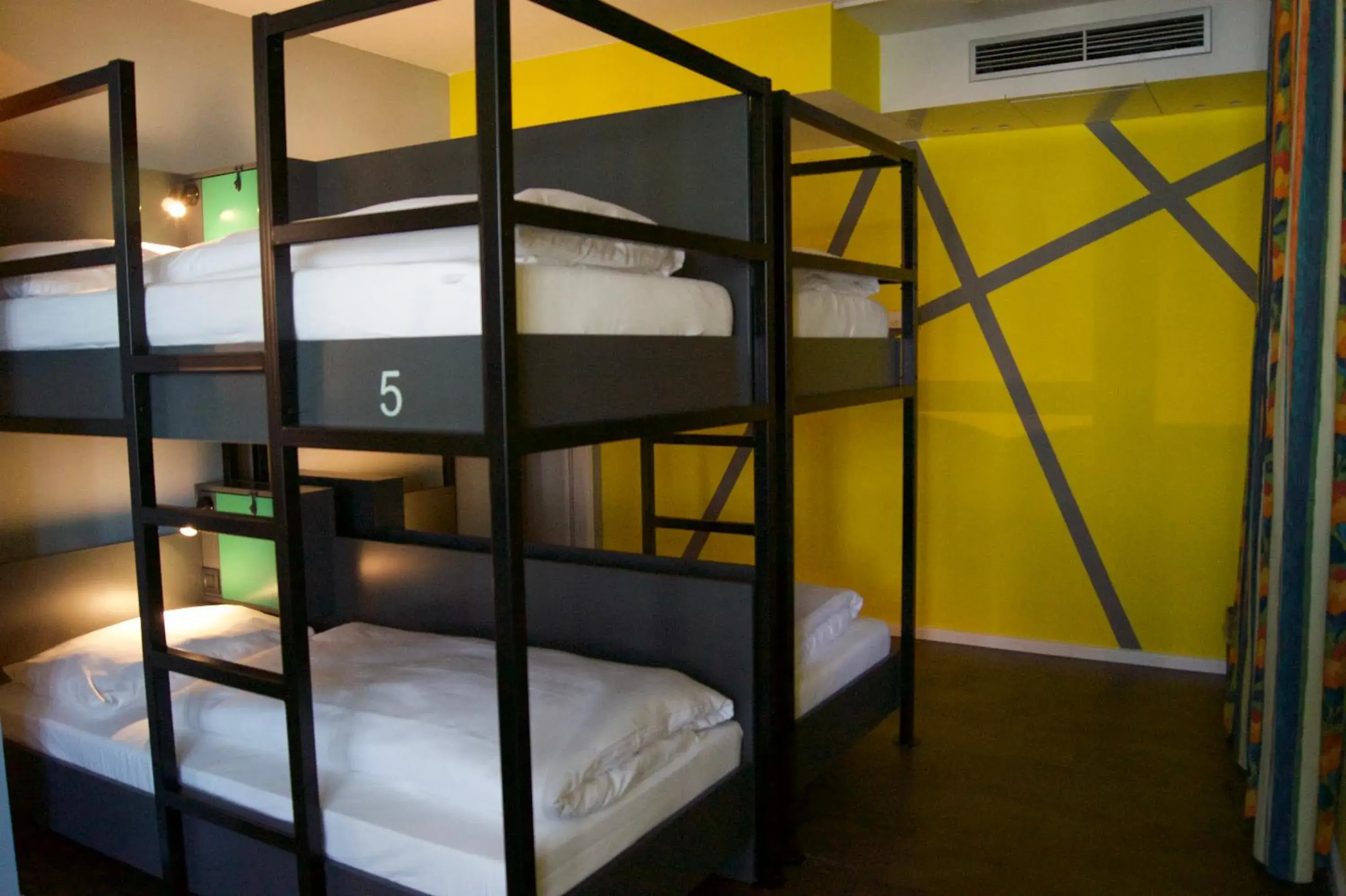 bunk bed in Grand Hostel Berlin Urban