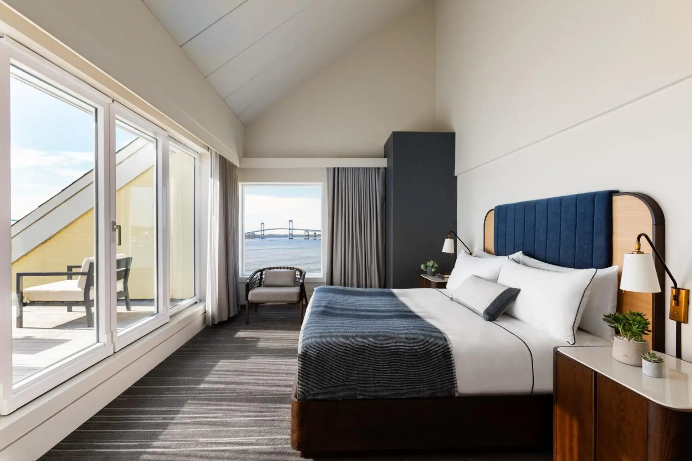 Bed in Newport Harbor Island Resort