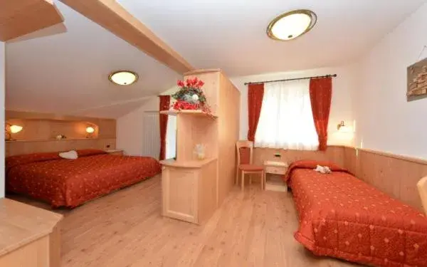 Bed in Hotel Zirmes