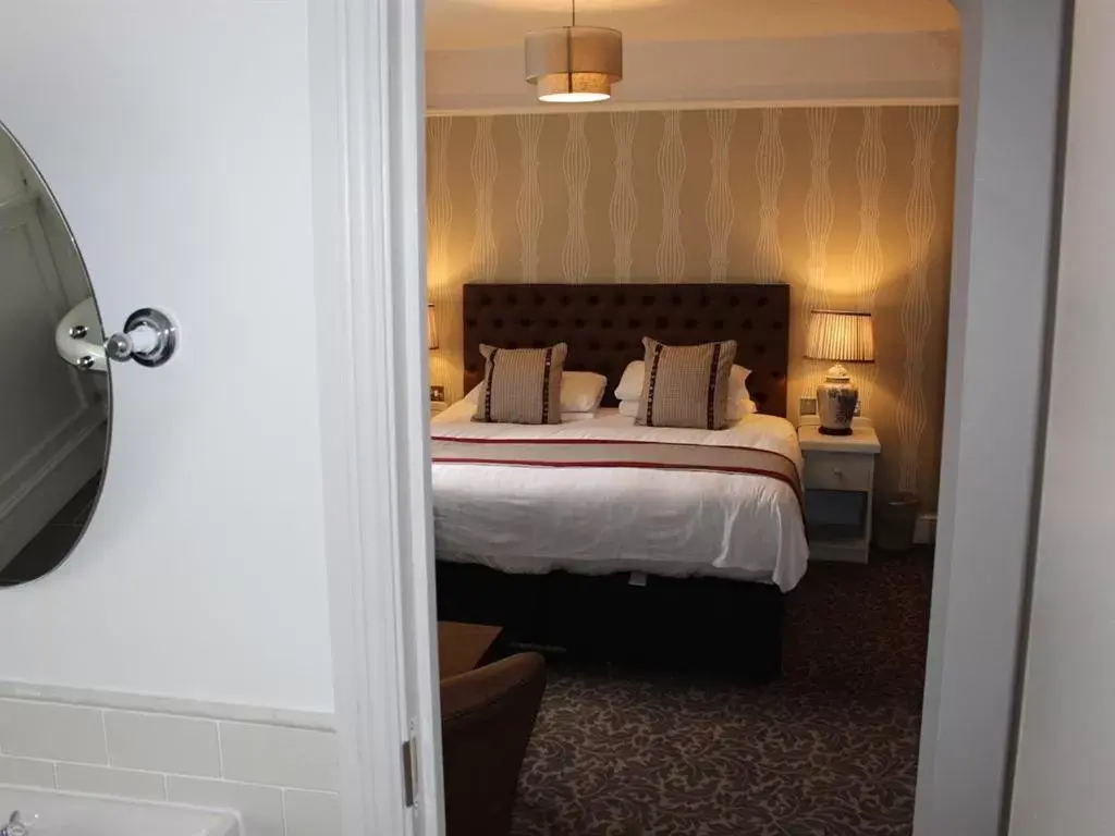 Superior Double Room in Cockhaven Arms