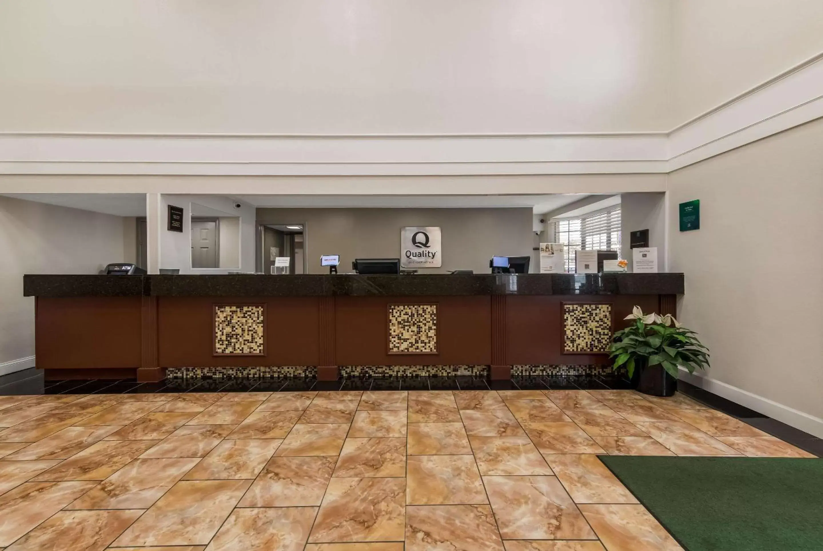Lobby or reception, Lobby/Reception in Quality Inn Airport