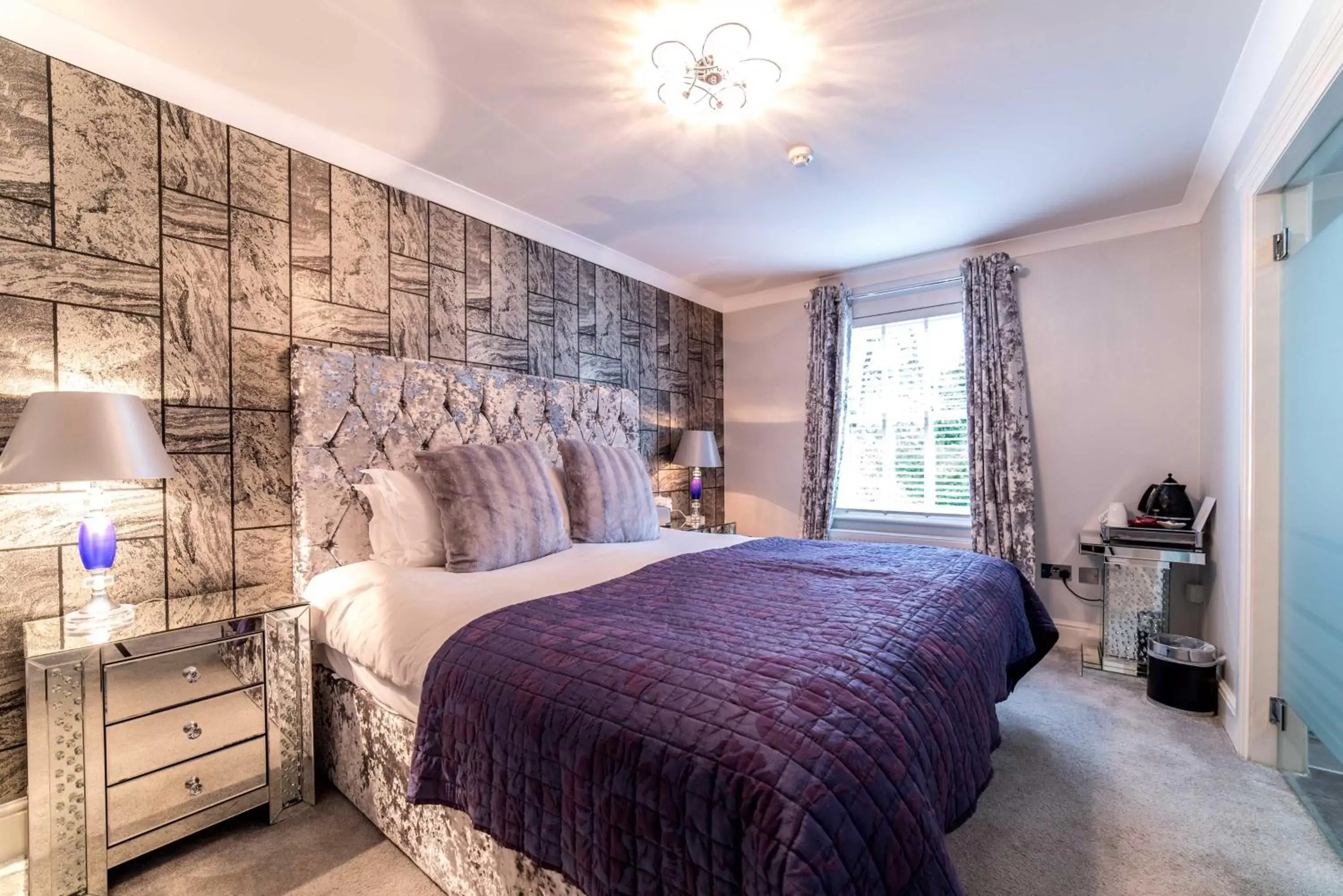 Deluxe Double Room in Derby Manor Deluxe Double Room in Derby Manor