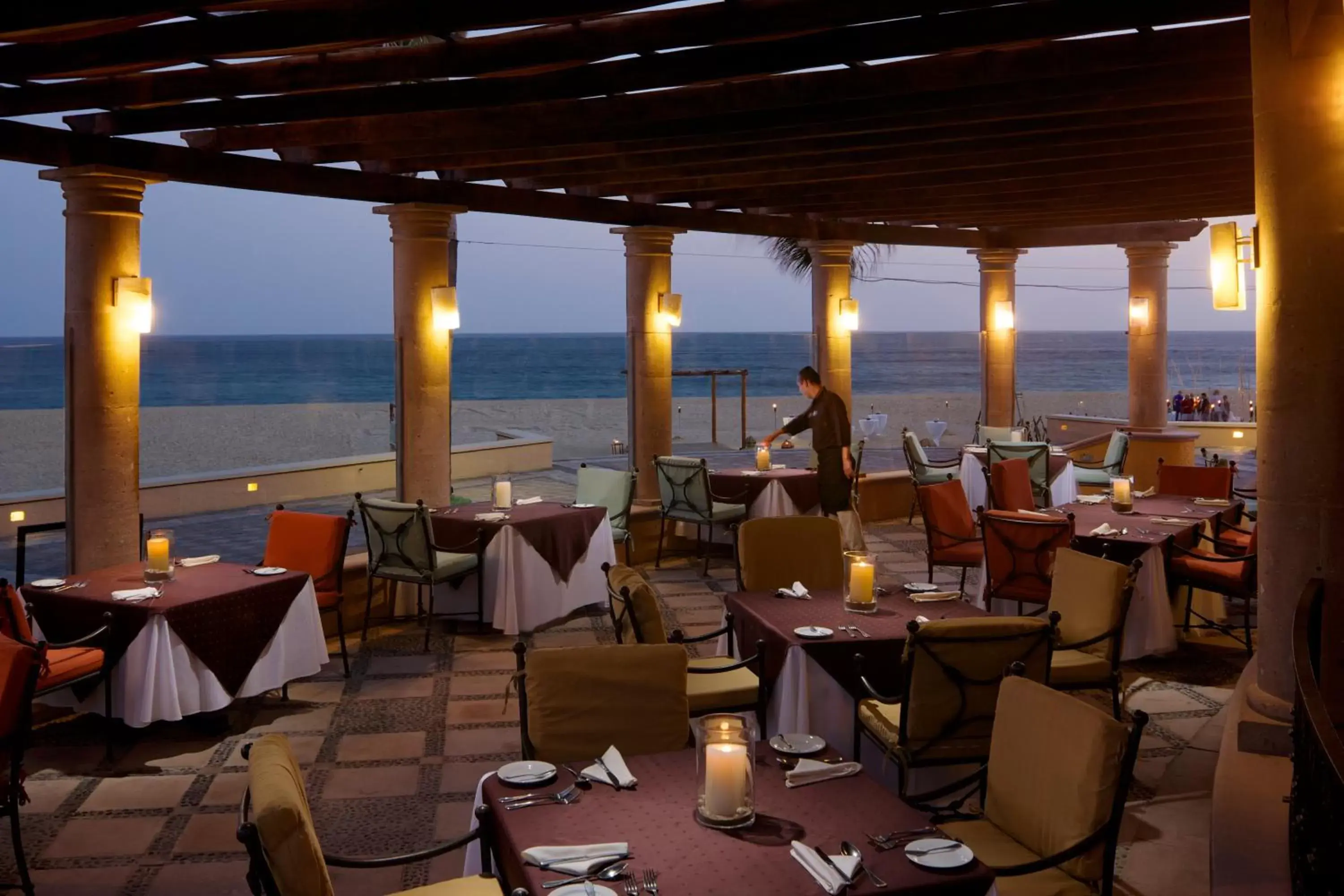 Restaurant/Places to Eat in Playa Grande Resort