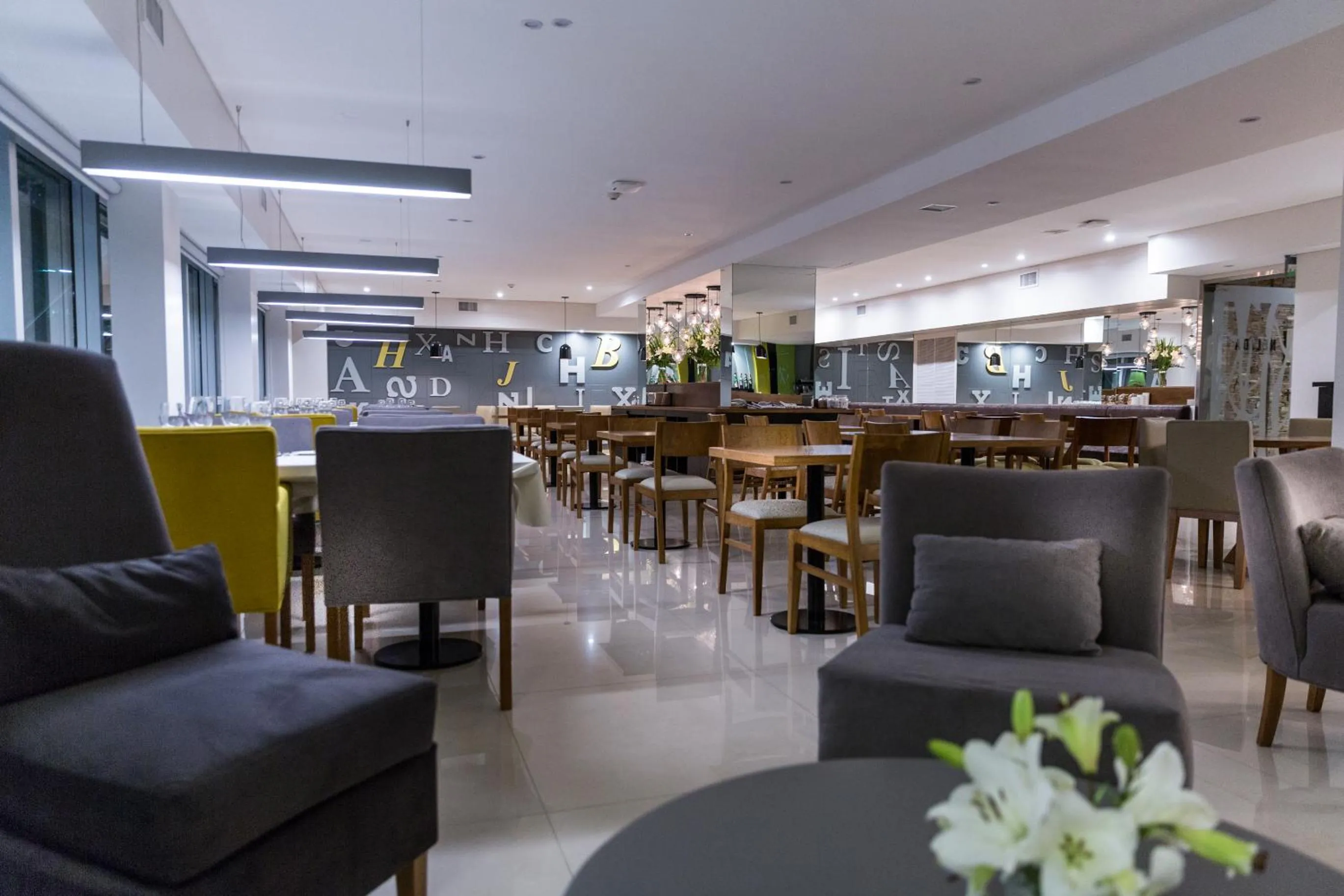 Restaurant/places to eat in Howard Johnson Plaza Buenos Aires