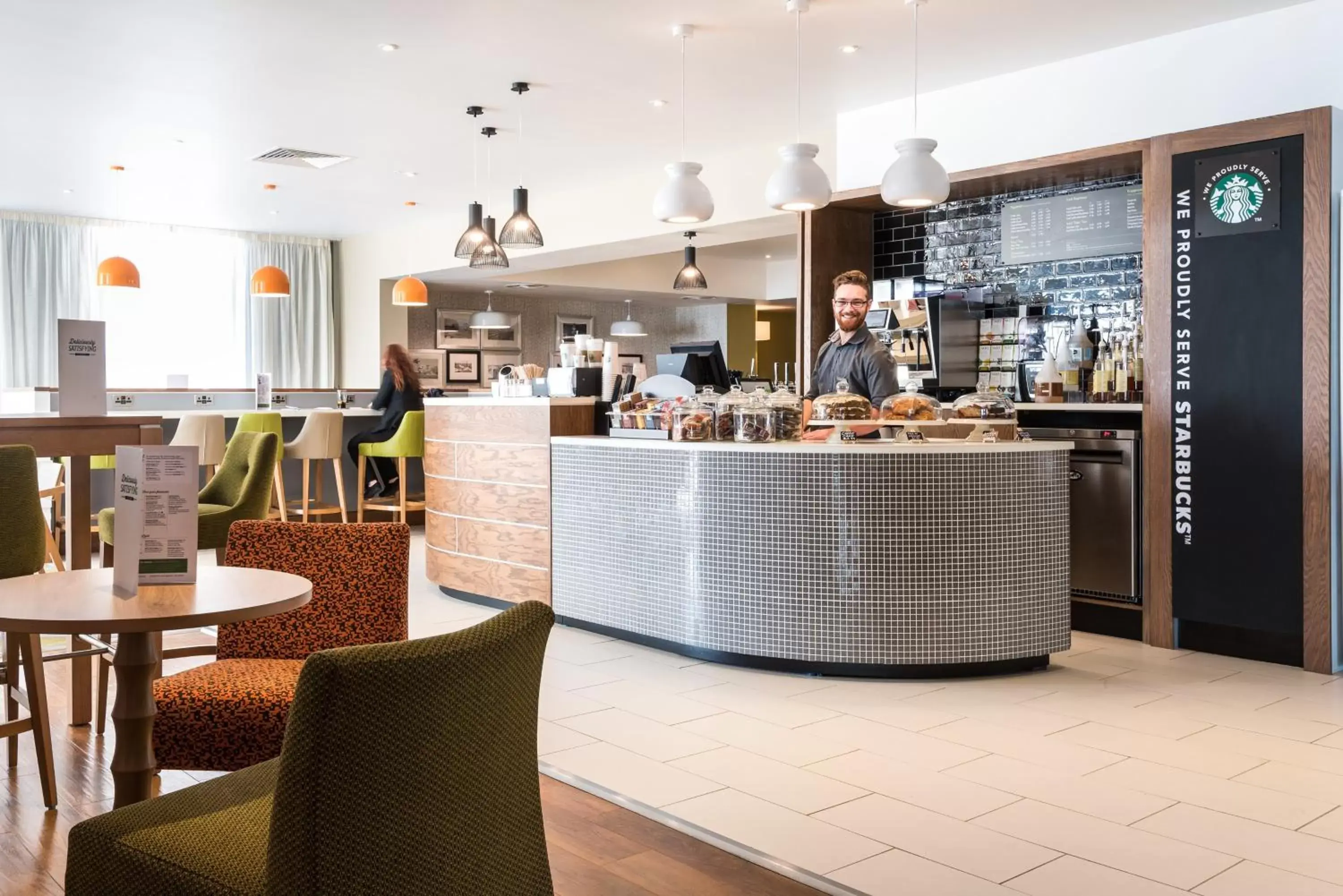 Lounge or bar, Restaurant/Places to Eat in Holiday Inn Brighton Seafront, an IHG Hotel