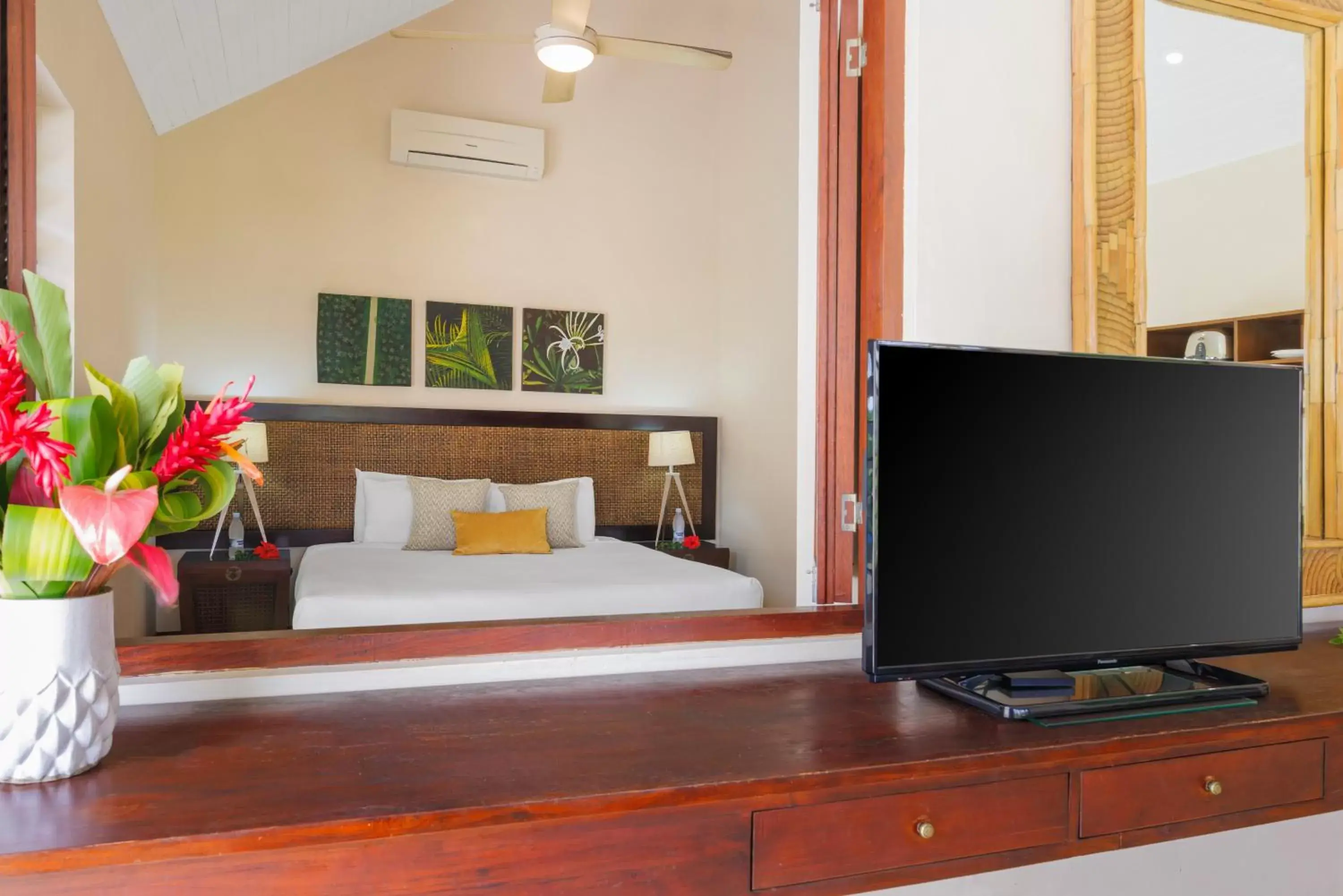 Bedroom, Bed in Mangoes Resort Bedroom, Bed in Mangoes Resort