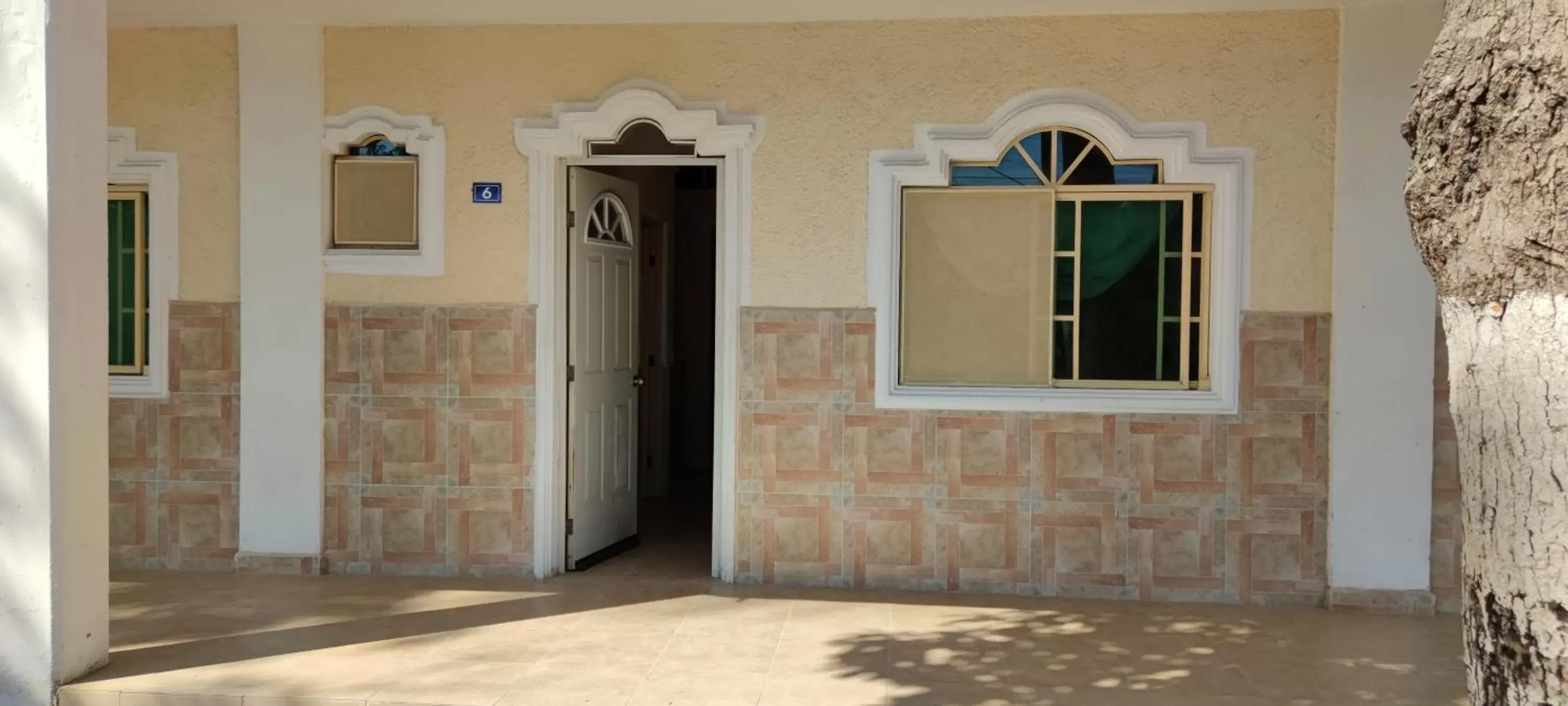 Facade/entrance in Hotel las cúpulas