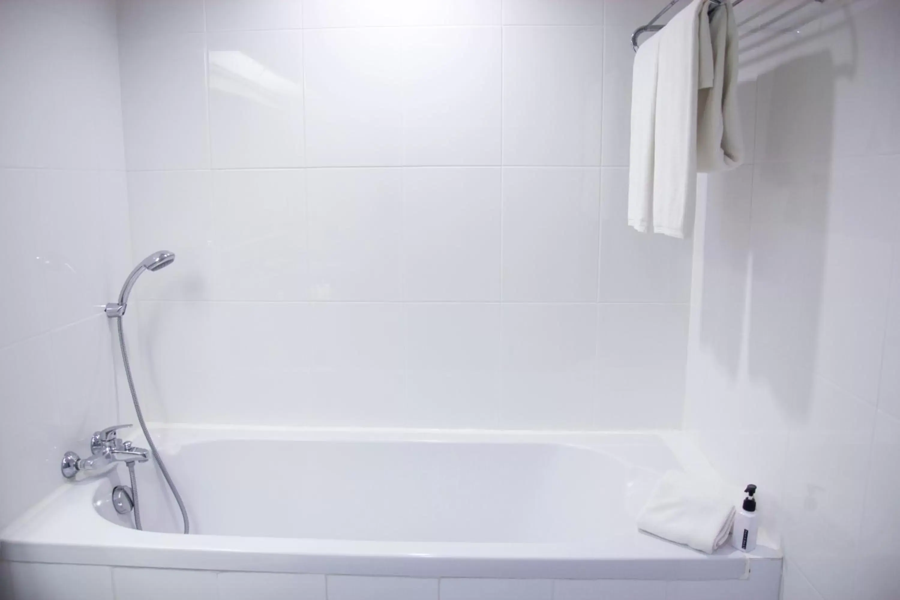 Hot Tub, Bathroom in Aekpailin River Kwai Resort