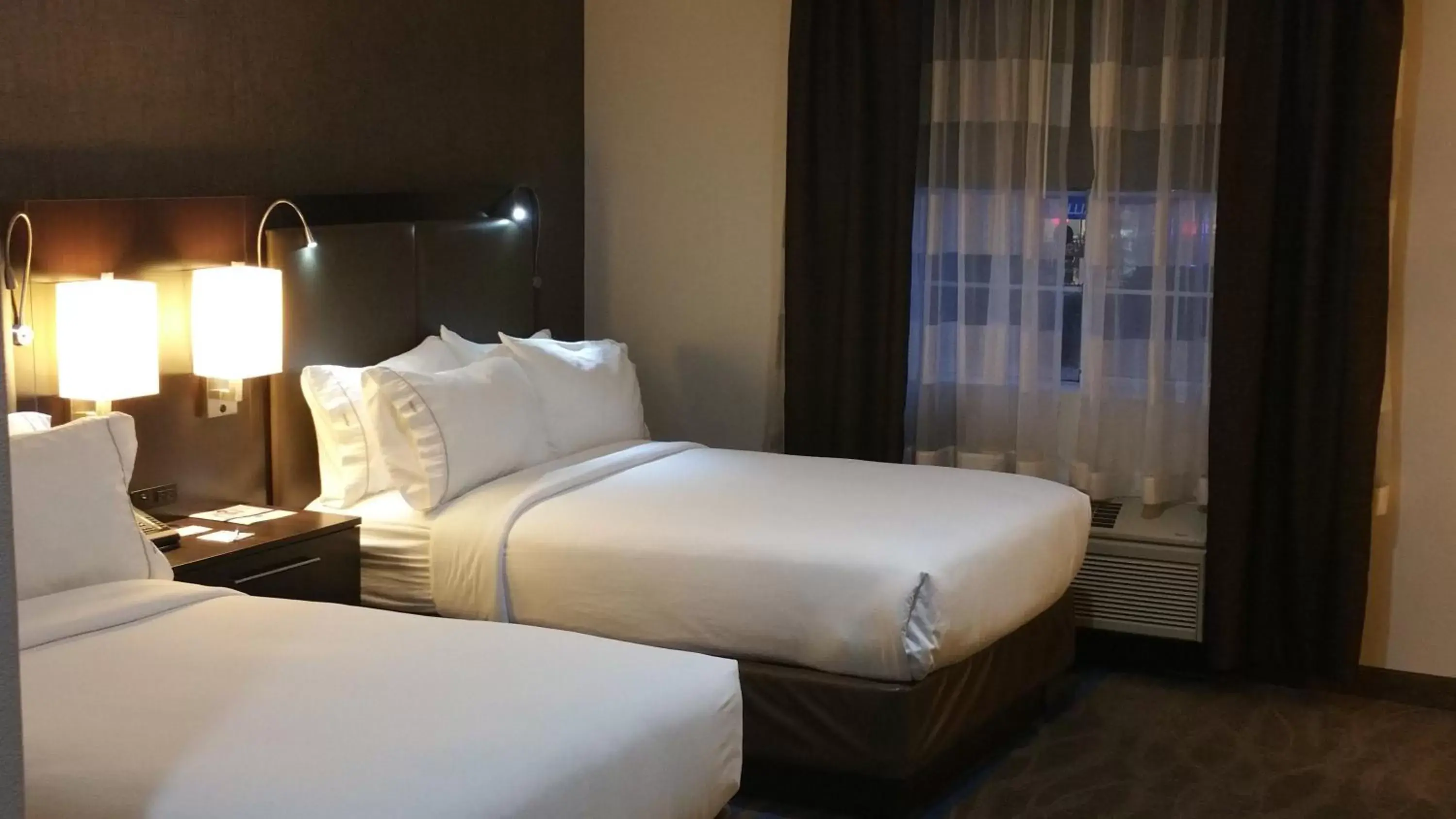 Photo of the whole room, Bed in Holiday Inn Express & Suites Santa Clara, an IHG Hotel