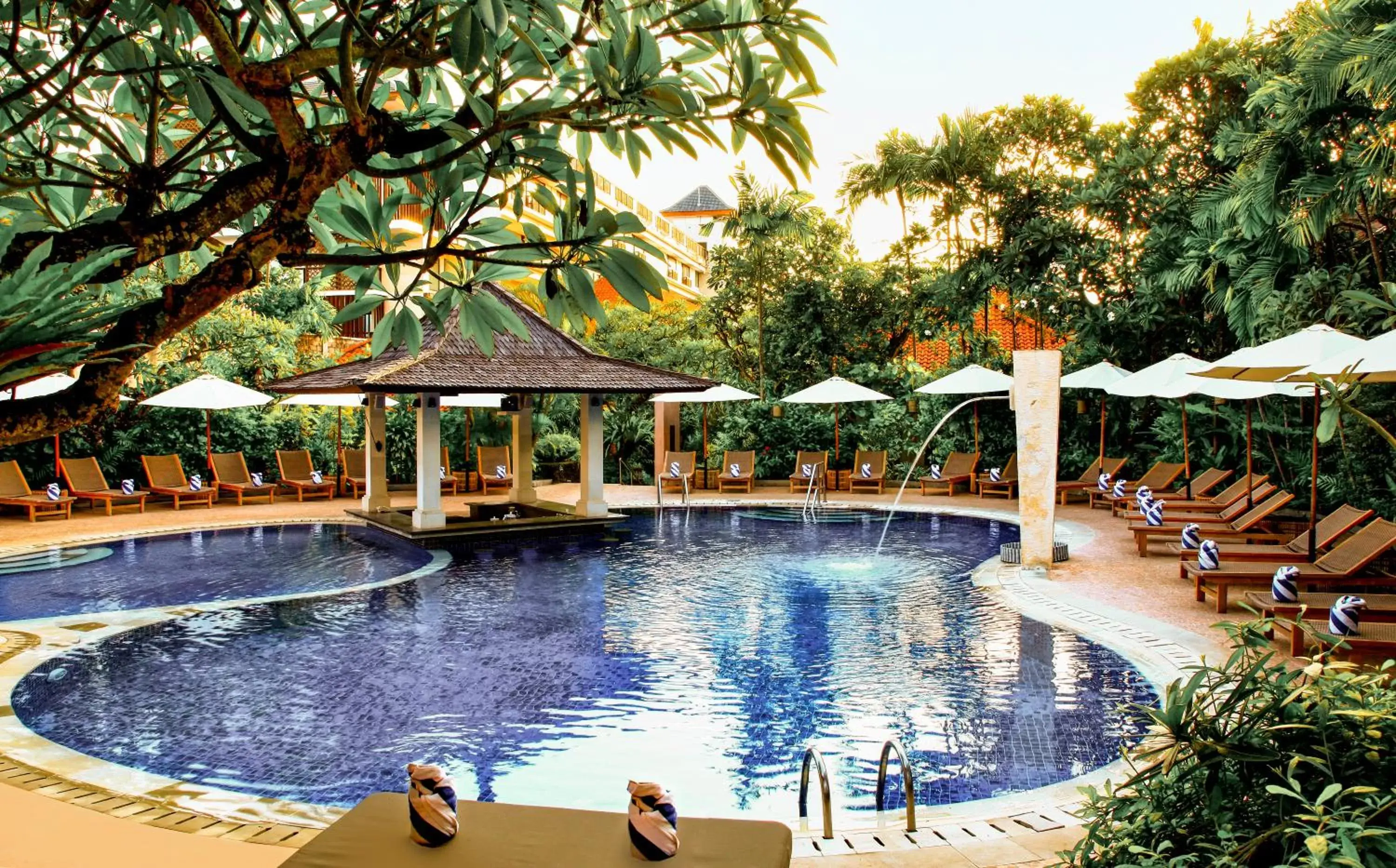 Swimming Pool in Puri Raja Hotel