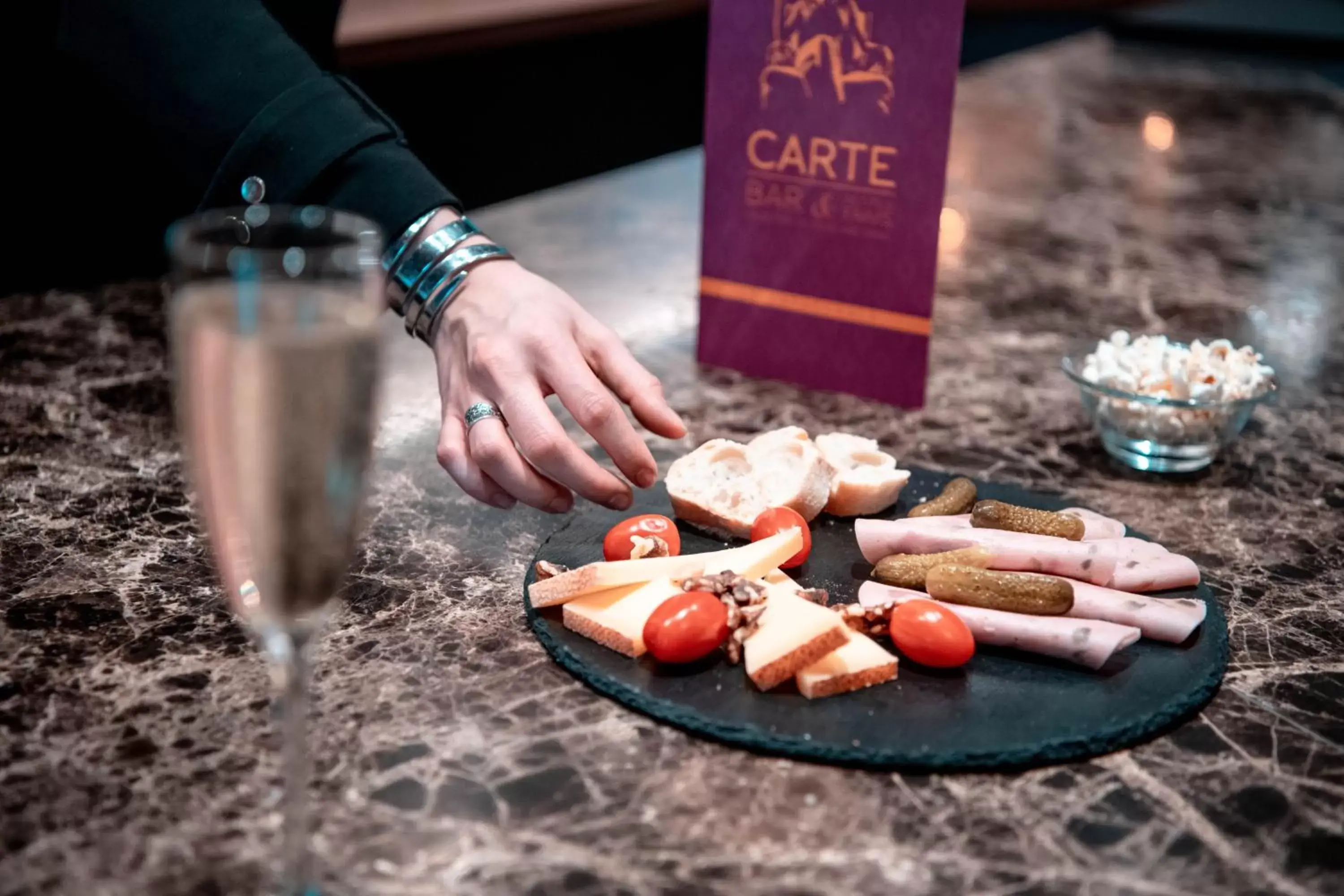 Food and drinks in ibis Styles Boulogne sur Mer Centre Cathédrale