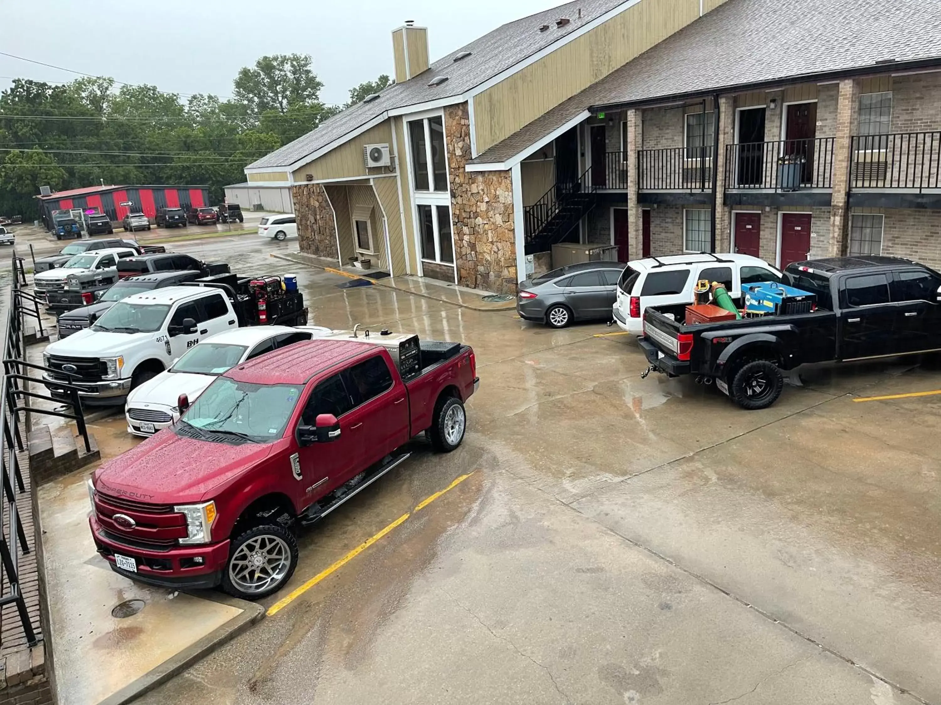 Parking, Property Building in Raintree Inn