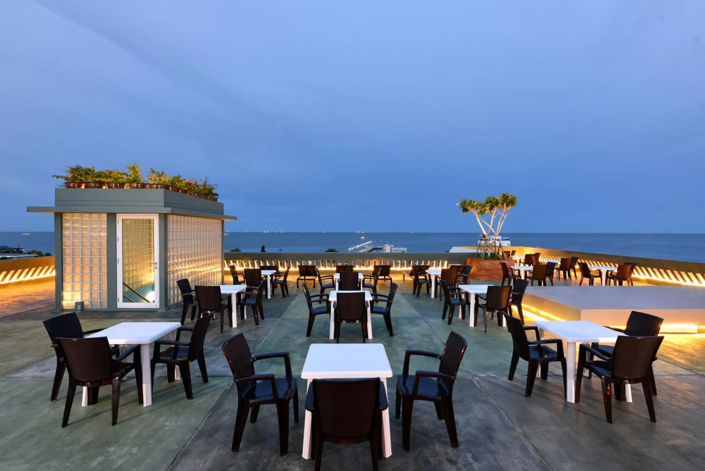 Sea view, Restaurant/Places to Eat in Hisea Huahin Hotel - SHA Extra Plus