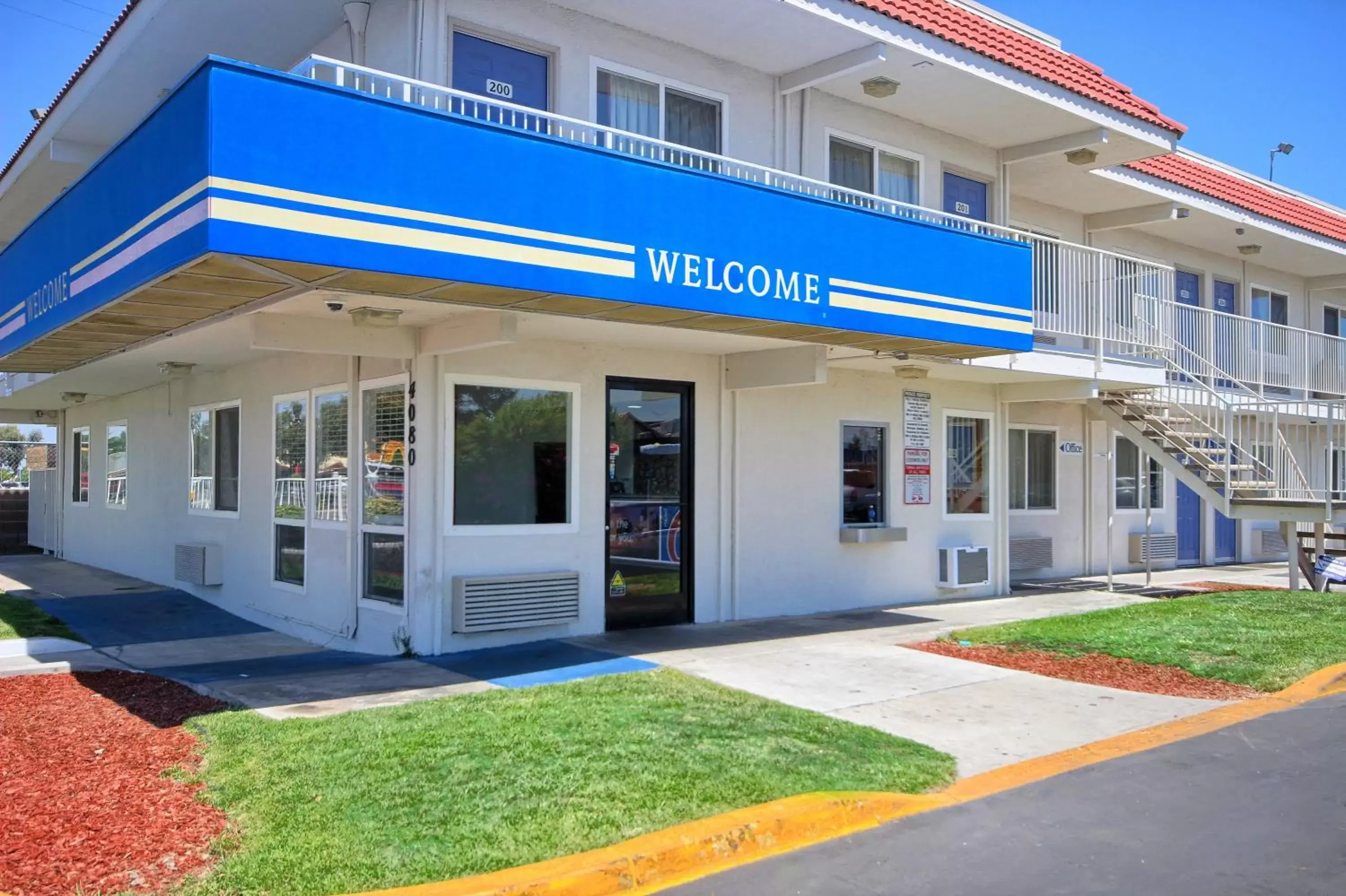 Facade/entrance, Property Building in Motel 6-Fresno, CA - Blackstone South