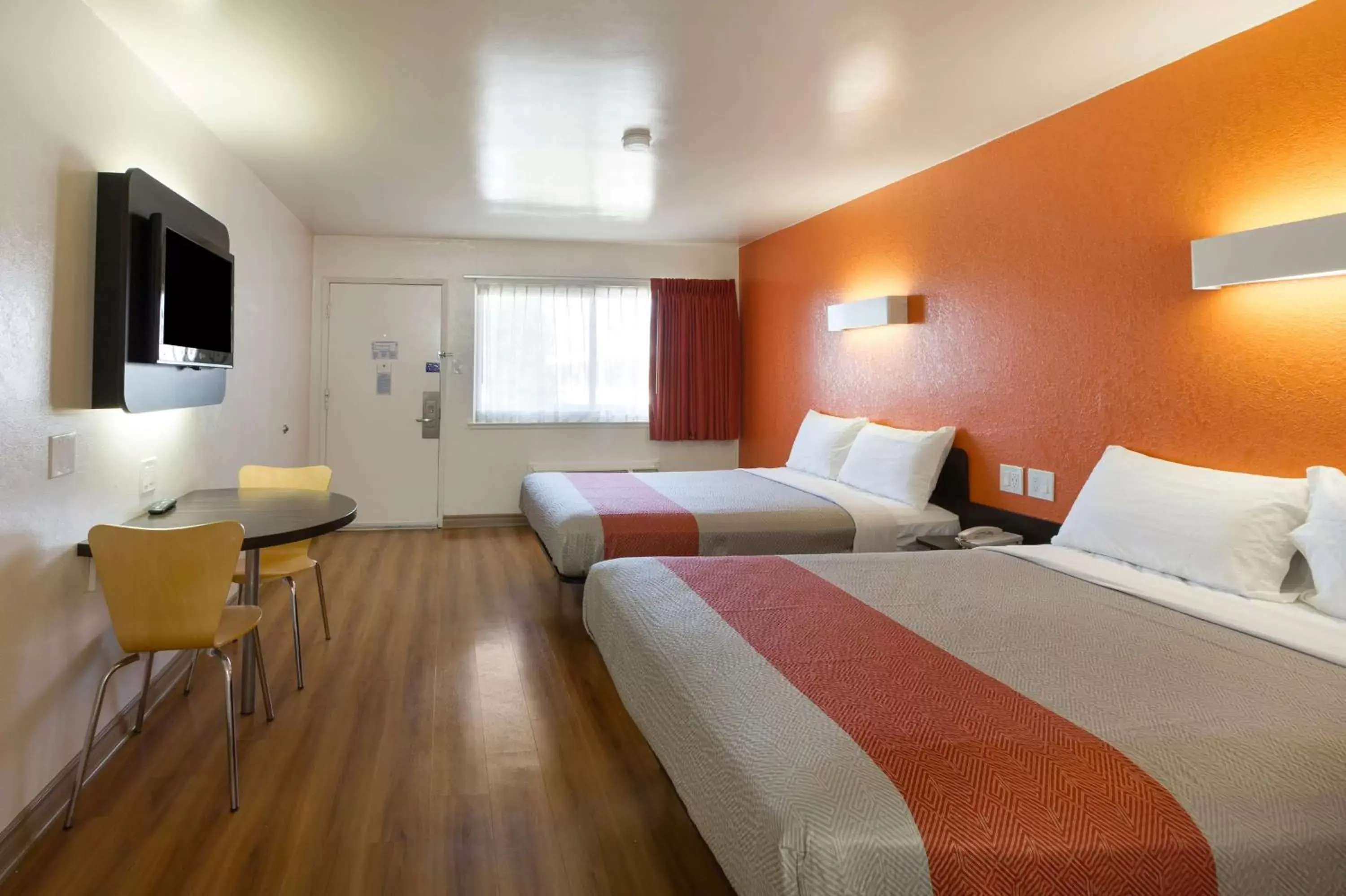 TV and multimedia in Motel 6-Claremont, CA