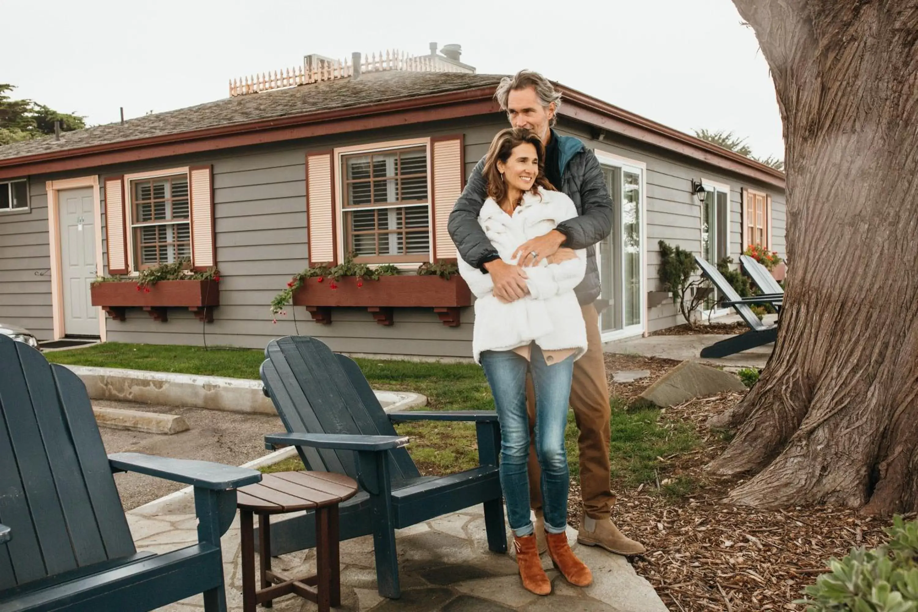 Property building in Sea Otter Inn Property building in Sea Otter Inn