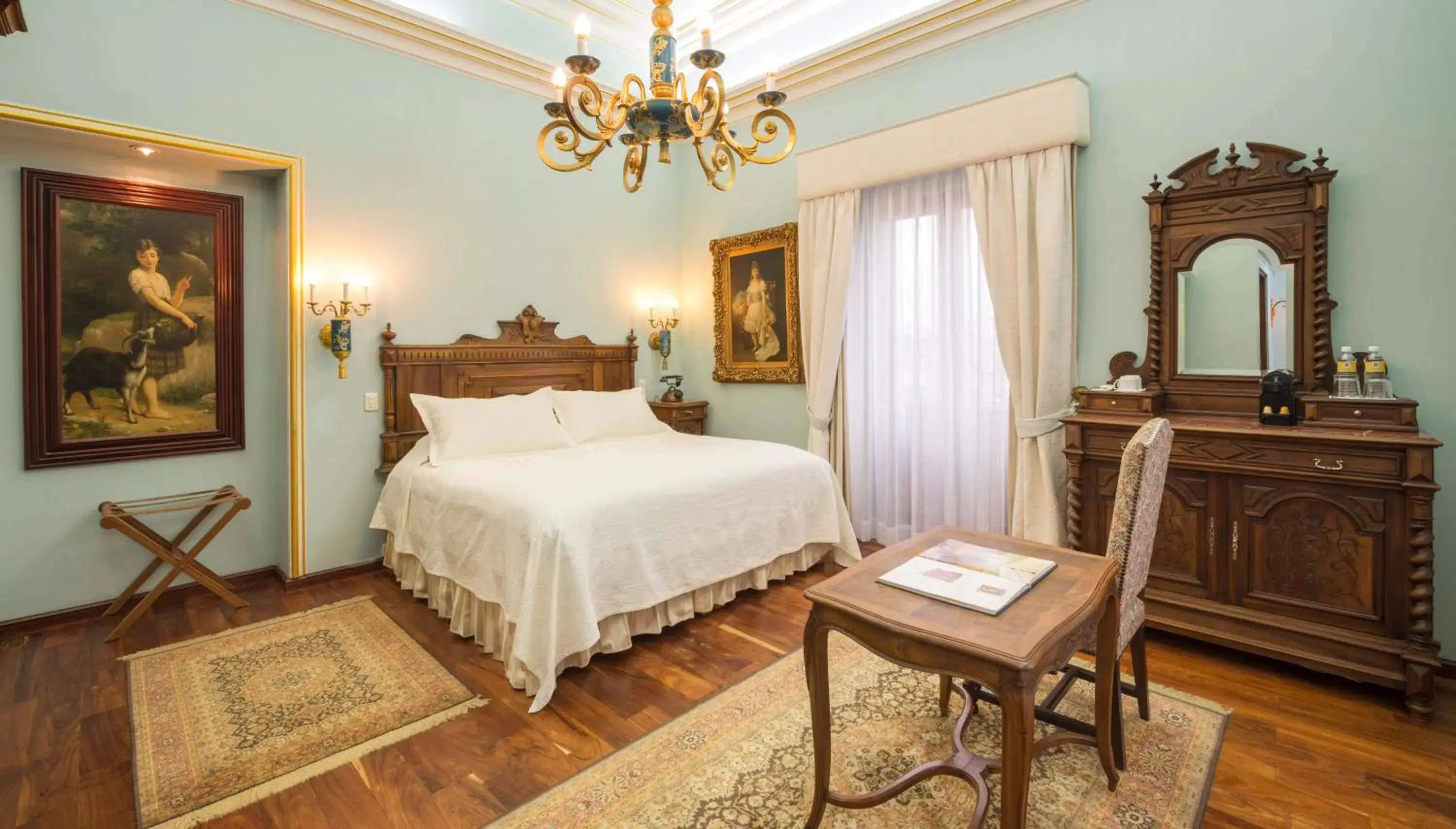 Photo of the whole room, Bed in Hotel Museo Palacio de San Agustin