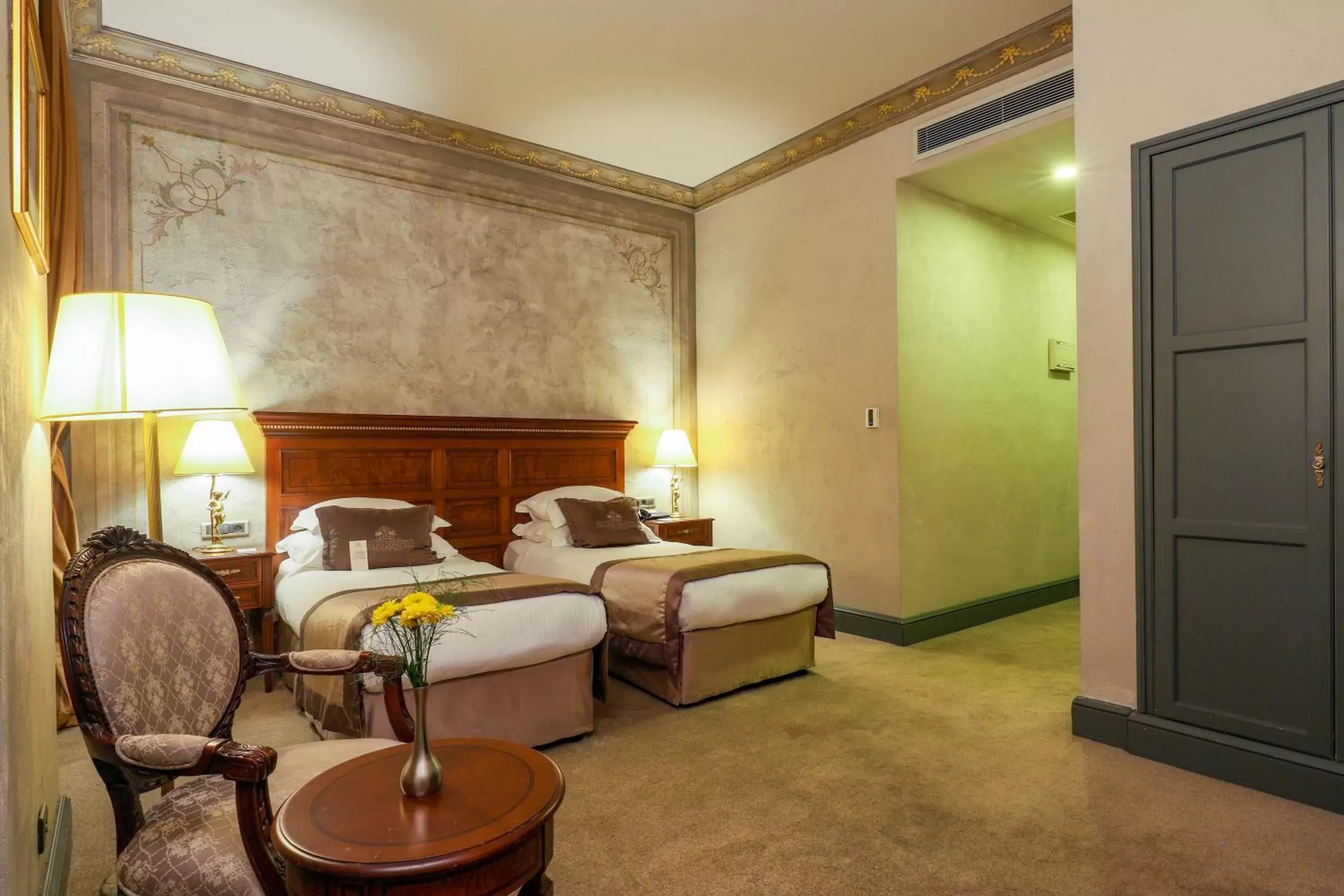 Bed in Palazzo Donizetti Hotel - Special Class
