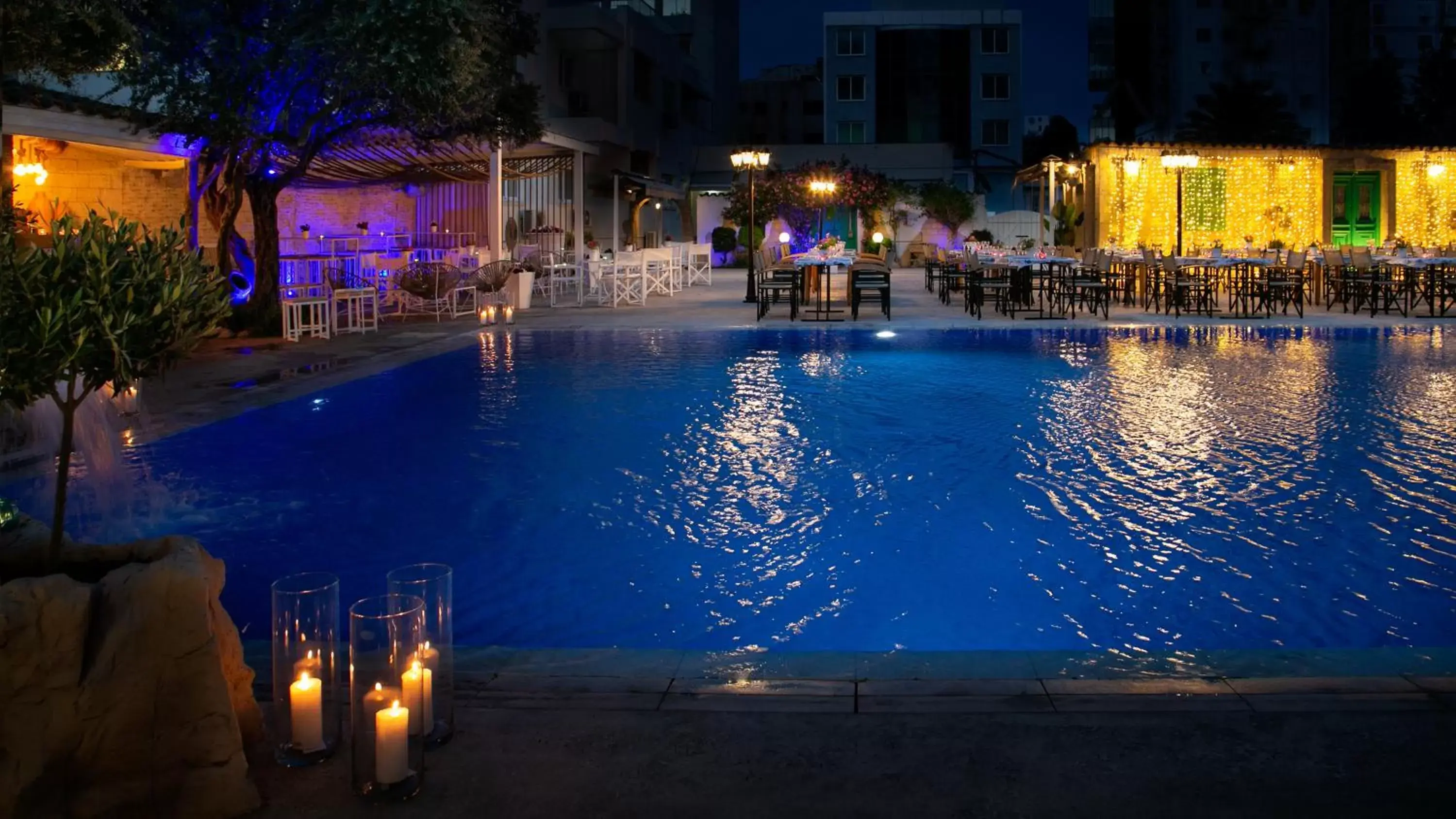 Restaurant/places to eat, Swimming Pool in Cleopatra Hotel